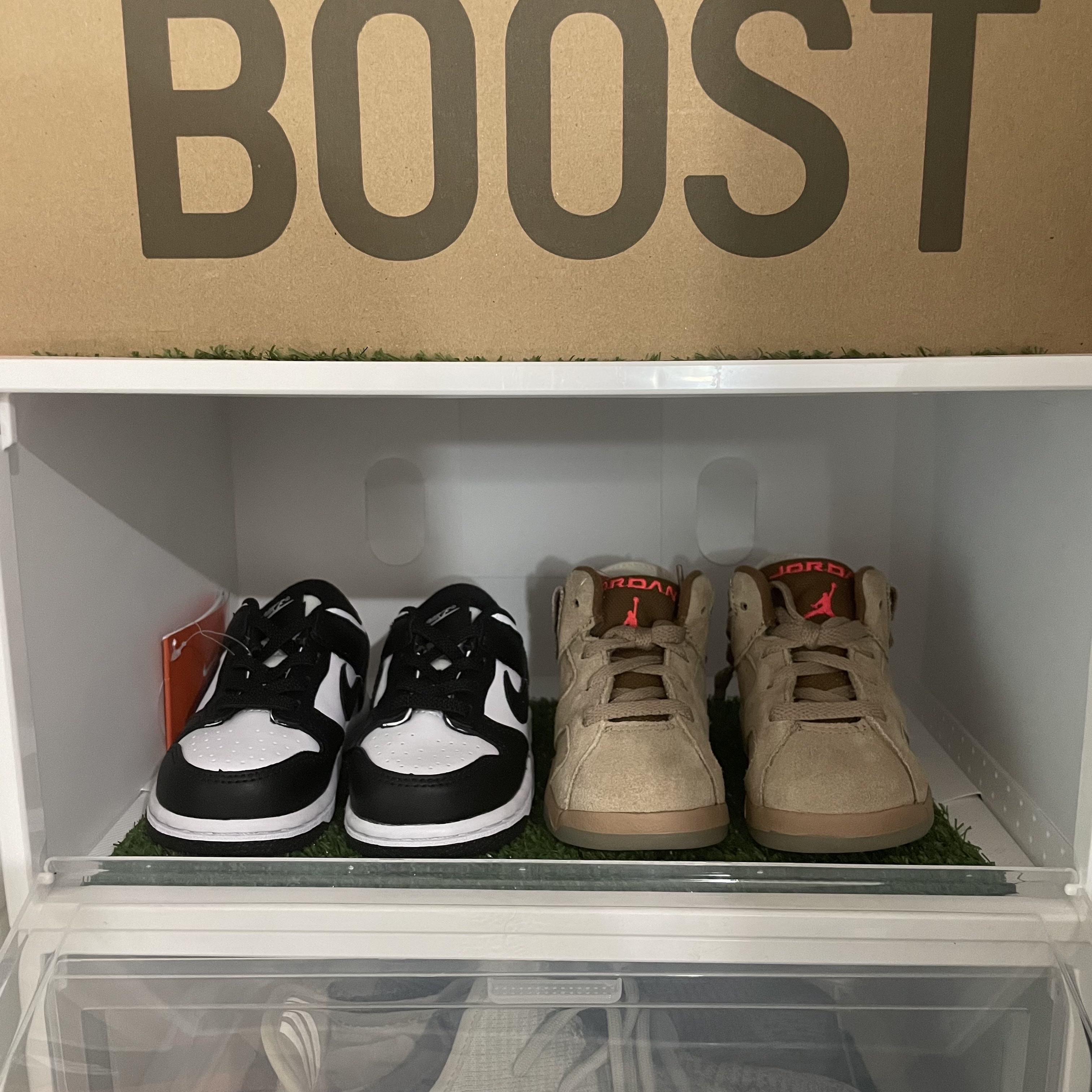 (TD) Nike Dunk Low Black, (TD) Jordan 6 x Travis Scott Retro SP British Khaki 착용 스타일