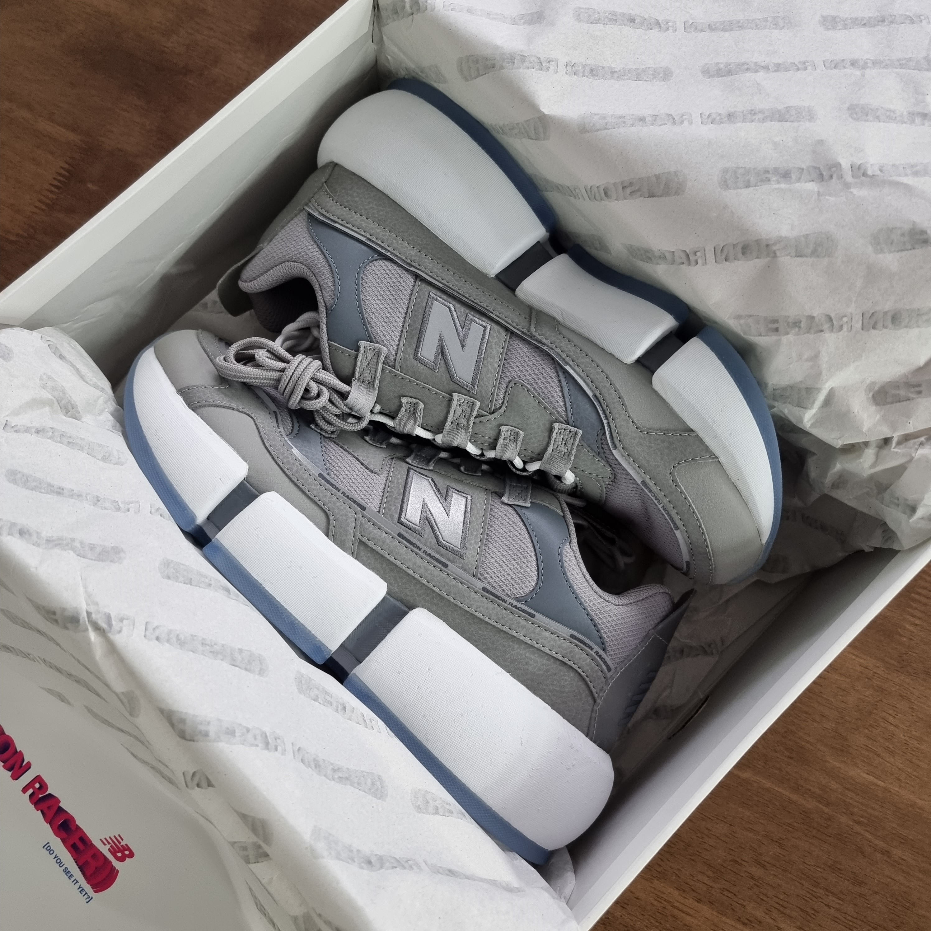 New Balance x Jaden Smith Vision Racer Grey 착용 스타일 - 1