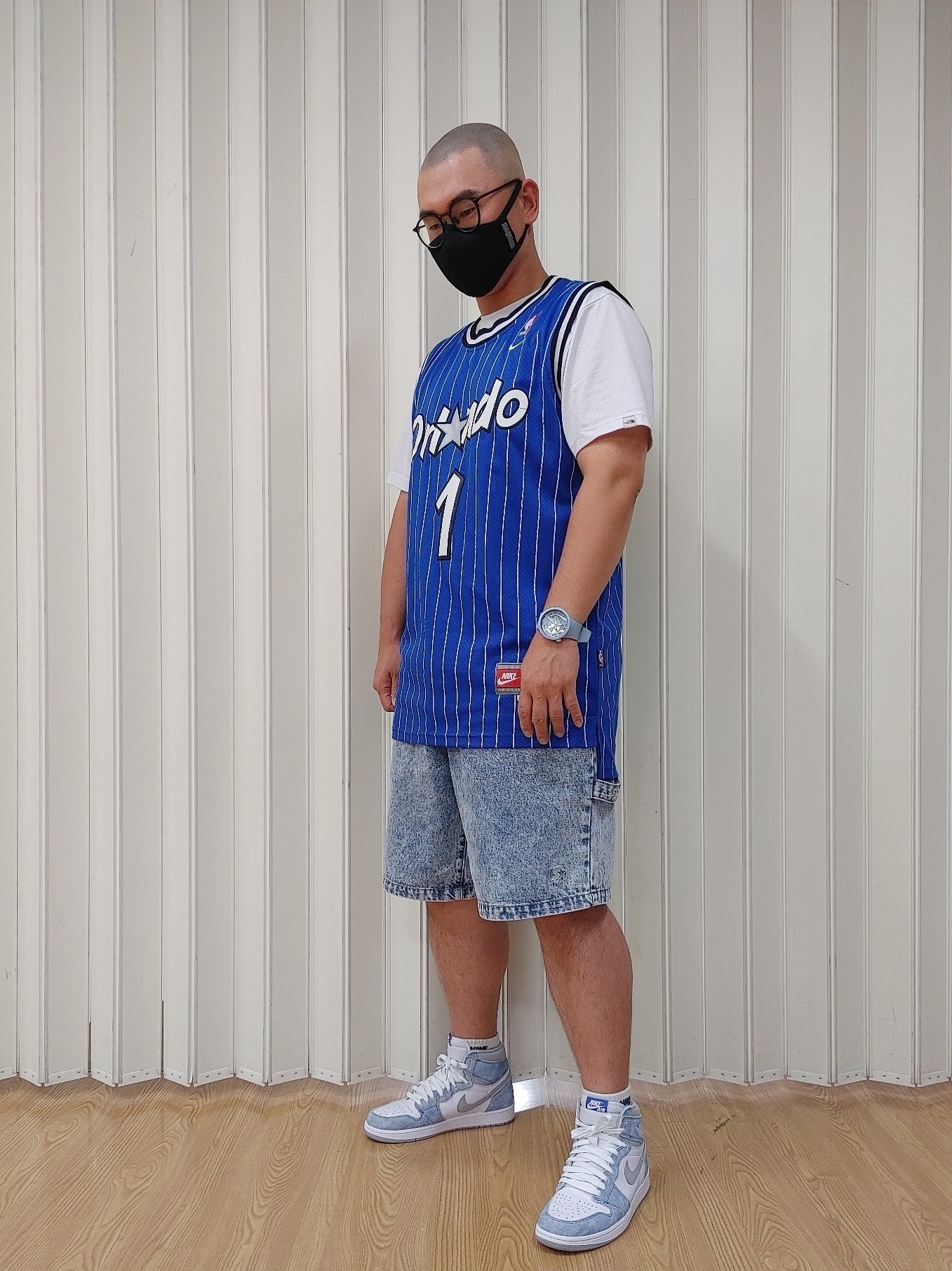 Jordan 1 Retro High OG Hyper Royal 착용 스타일