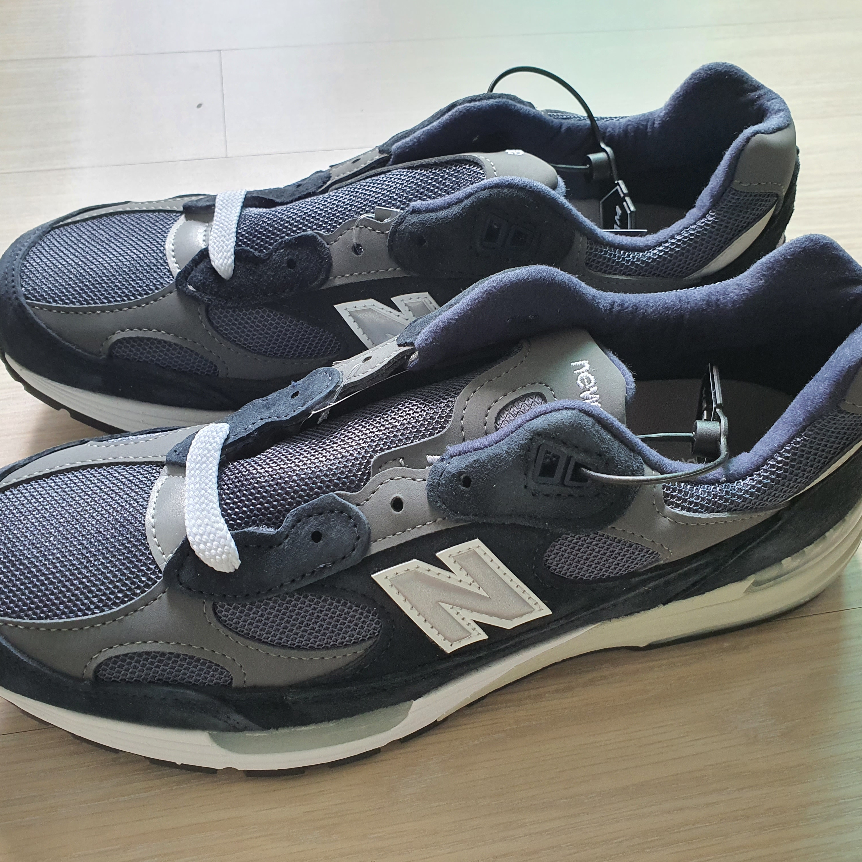 New Balance 992 Made in USA Navy 착용 스타일