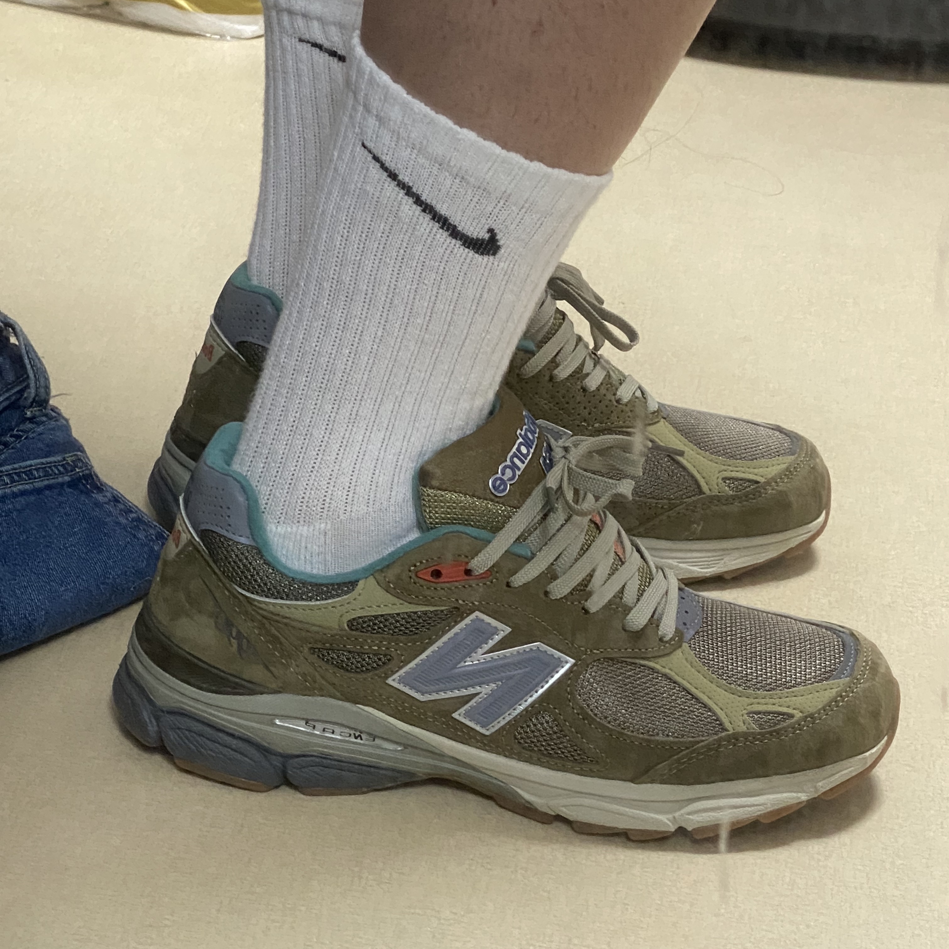 New Balance x Bodega 990v3 Anniversary 착용 스타일 - 3