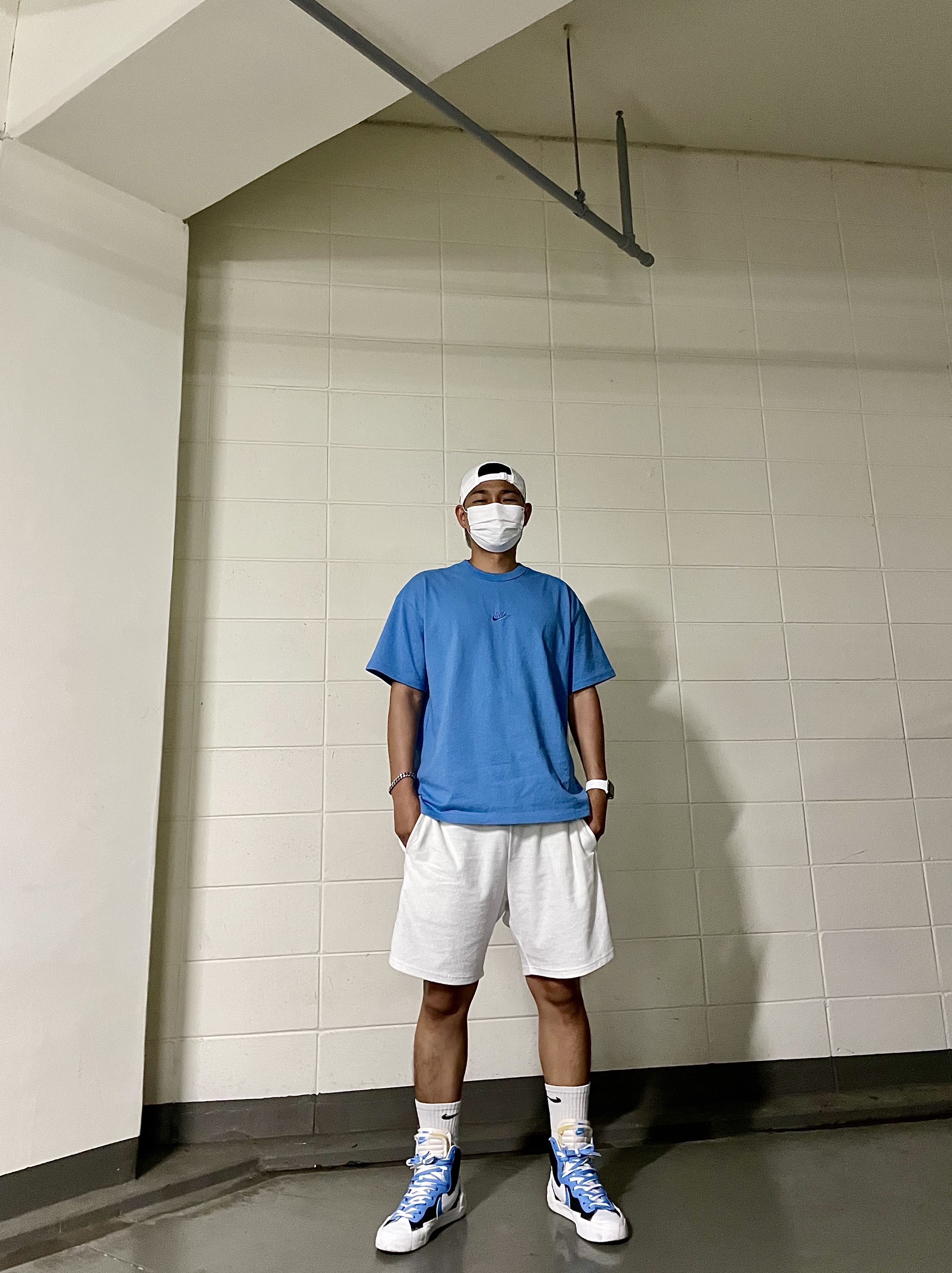 Nike x Sacai Blazer Mid White Black Legend Blue, Nike x Drake Nocta Cardinal Stock Essential Cap White 착용 스타일