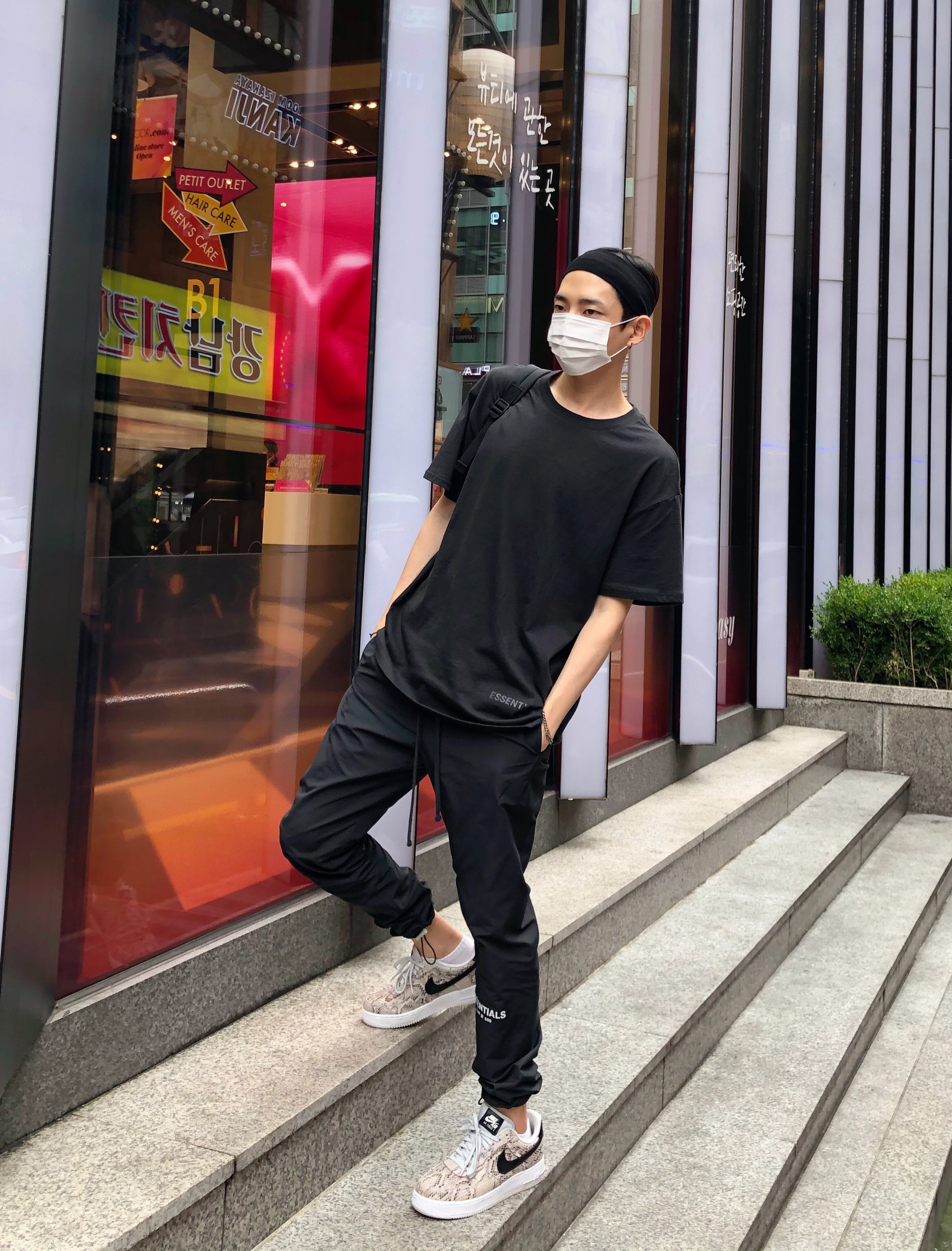 Essentials Track Pants Black - 20FW, Nike Air Force 1 Low Snakeskin 2019 착용 스타일