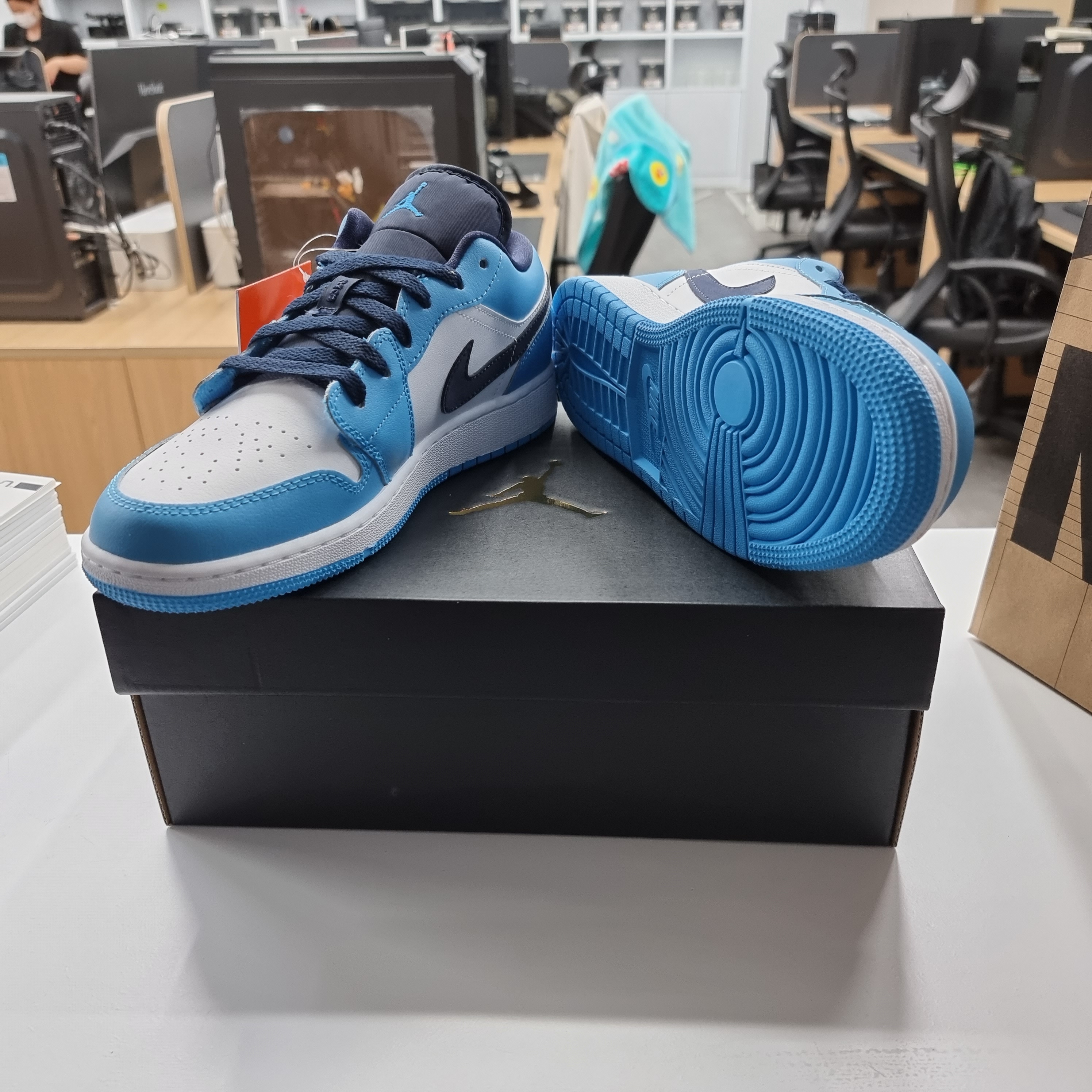 (GS) Jordan 1 Low Dark Powder Blue 착용 스타일 - 2