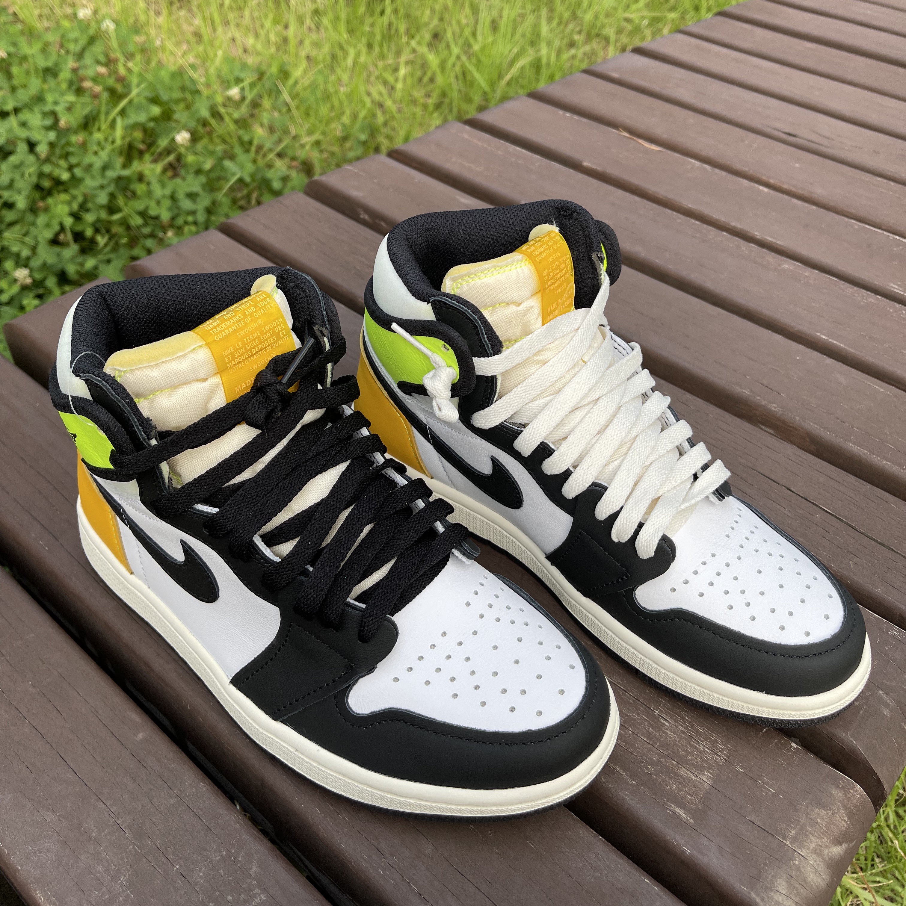 Jordan 1 Retro High OG Volt Gold 착용 스타일 - 5