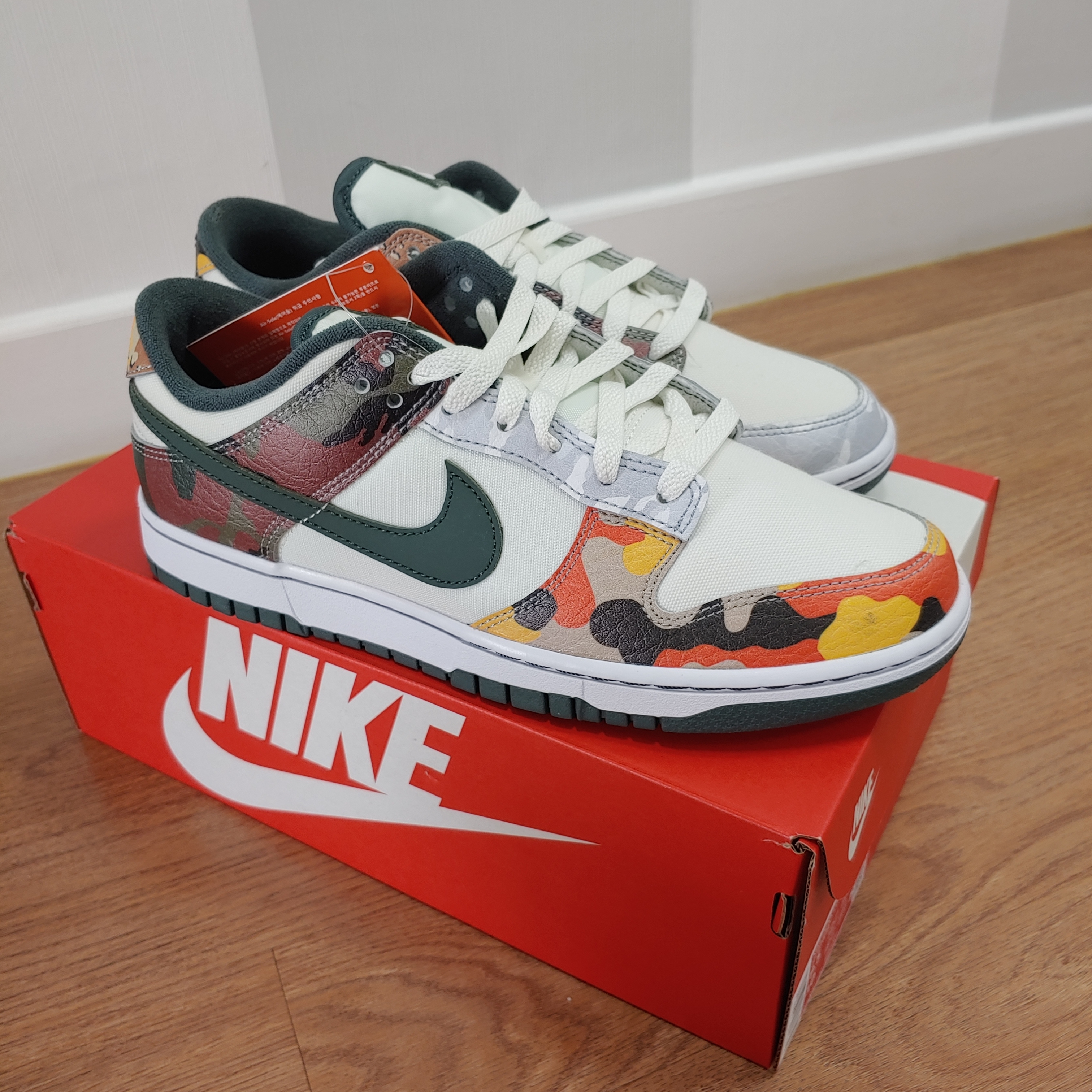 Nike Dunk Low SE Sail Multi Camo 착용 스타일 - 2