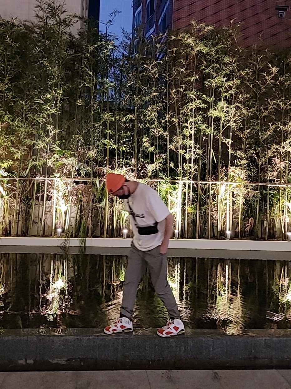 Essentials Sweatshorts Cream - 21SS, Nike x Fear of God Air Fear of God Raid Black 착용 스타일 - 4