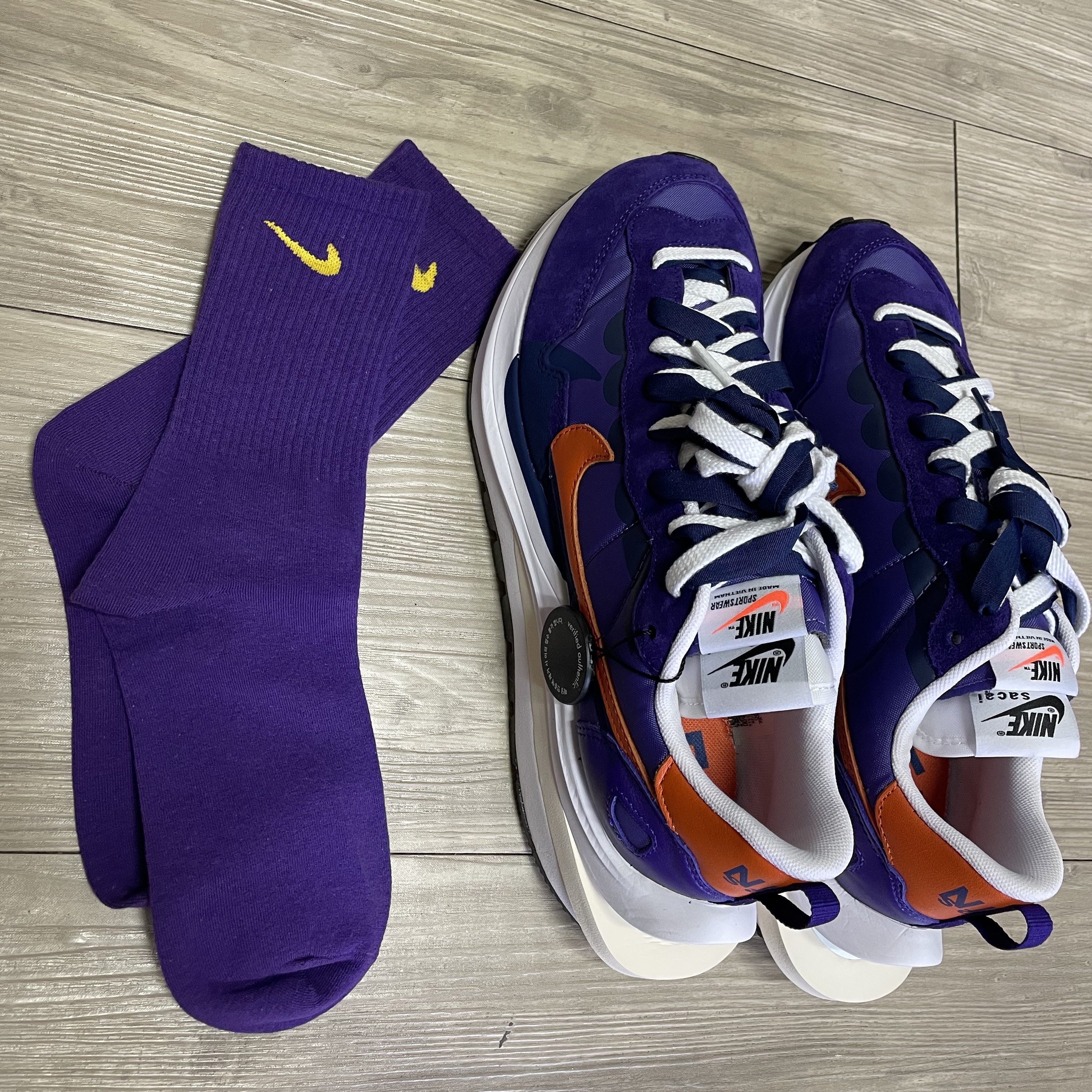 Nike x Sacai VaporWaffle Dark Iris 착용 스타일 - 1