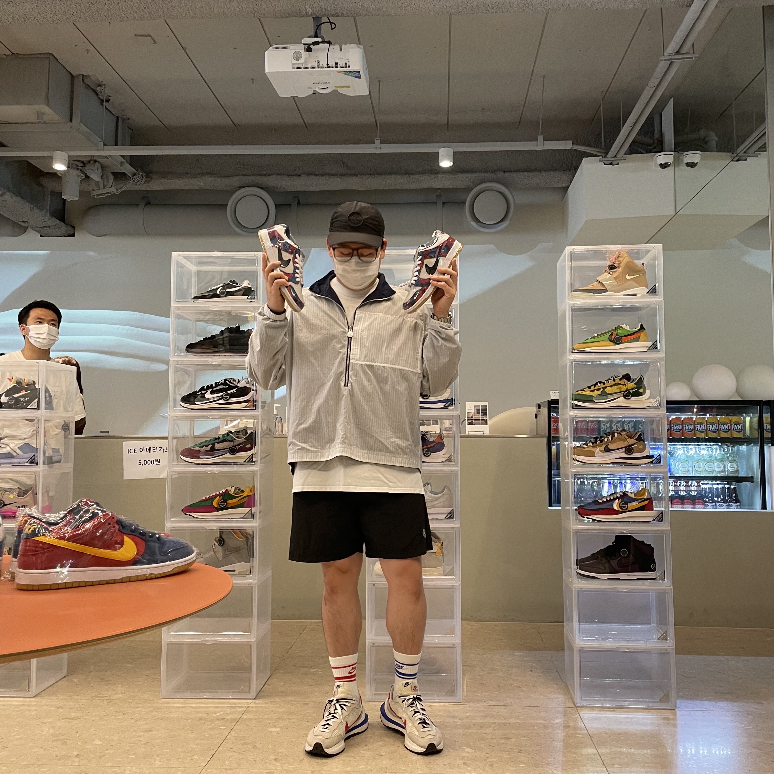 Nike x Sacai VaporWaffle Royal Fuchsia, Nike x Kim Jones Reversible Wind Breaker Navy - US/EU 착용 스타일 - 1