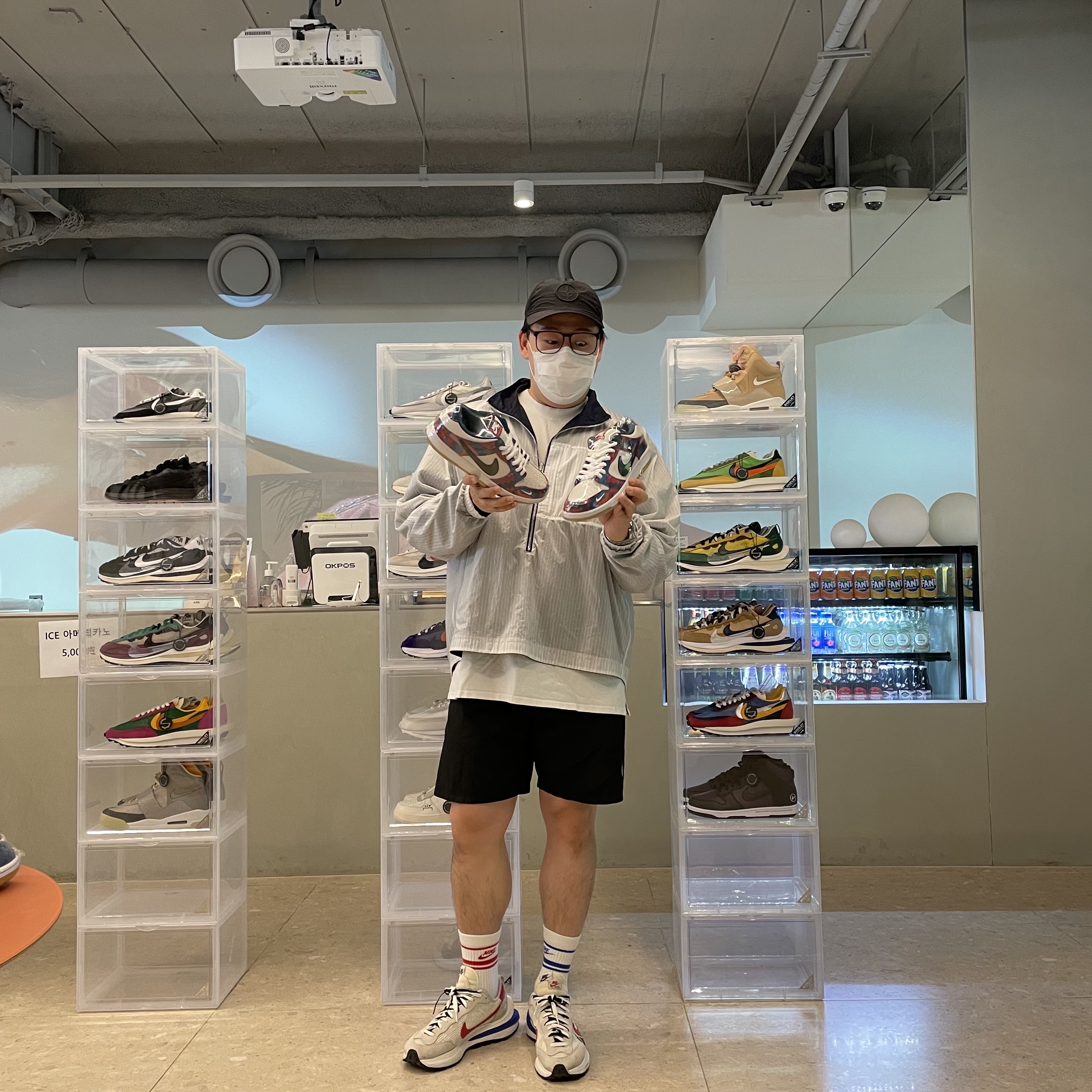 Nike x Sacai VaporWaffle Royal Fuchsia, Nike x Kim Jones Reversible Wind Breaker Navy - US/EU 착용 스타일 - 2