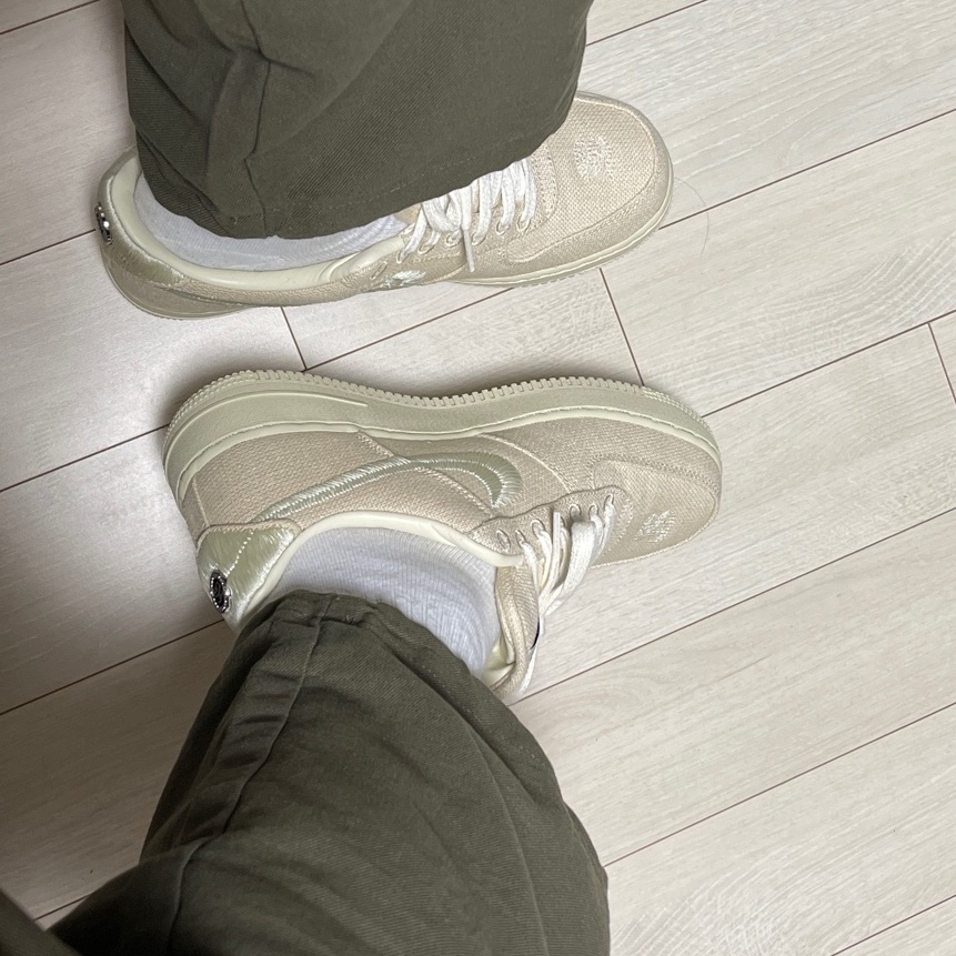 Nike x Stussy Air Force 1 Low Fossil 착용 스타일 - 5