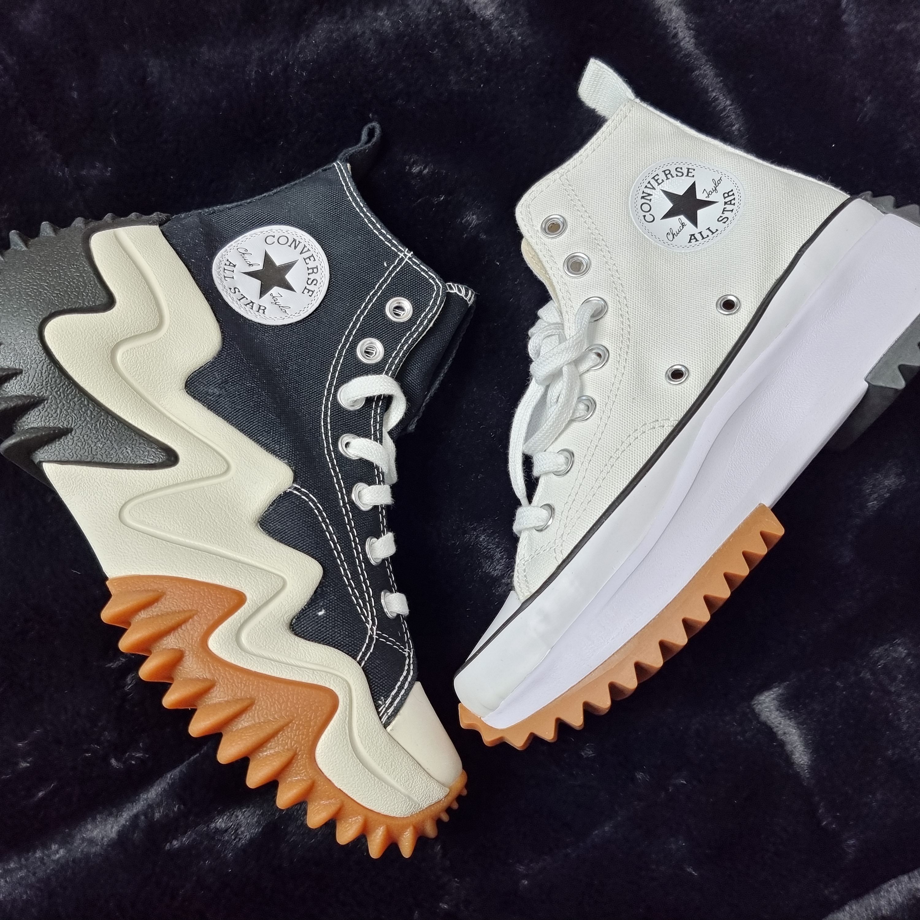 Converse Run Star Motion High Black, Converse Run Star Motion High White 착용 스타일 - 5