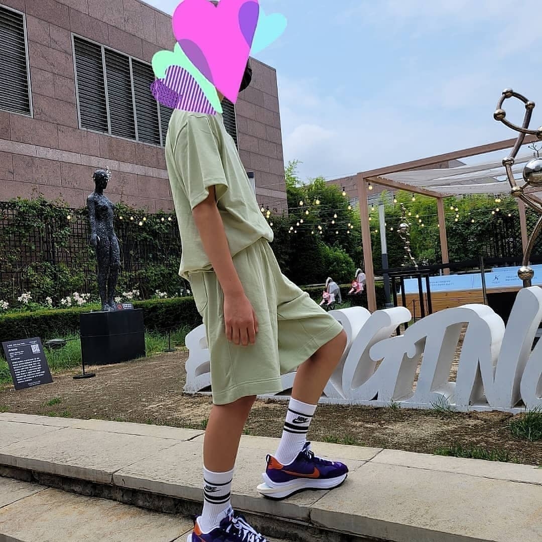 Nike x Sacai VaporWaffle Dark Iris 착용 스타일