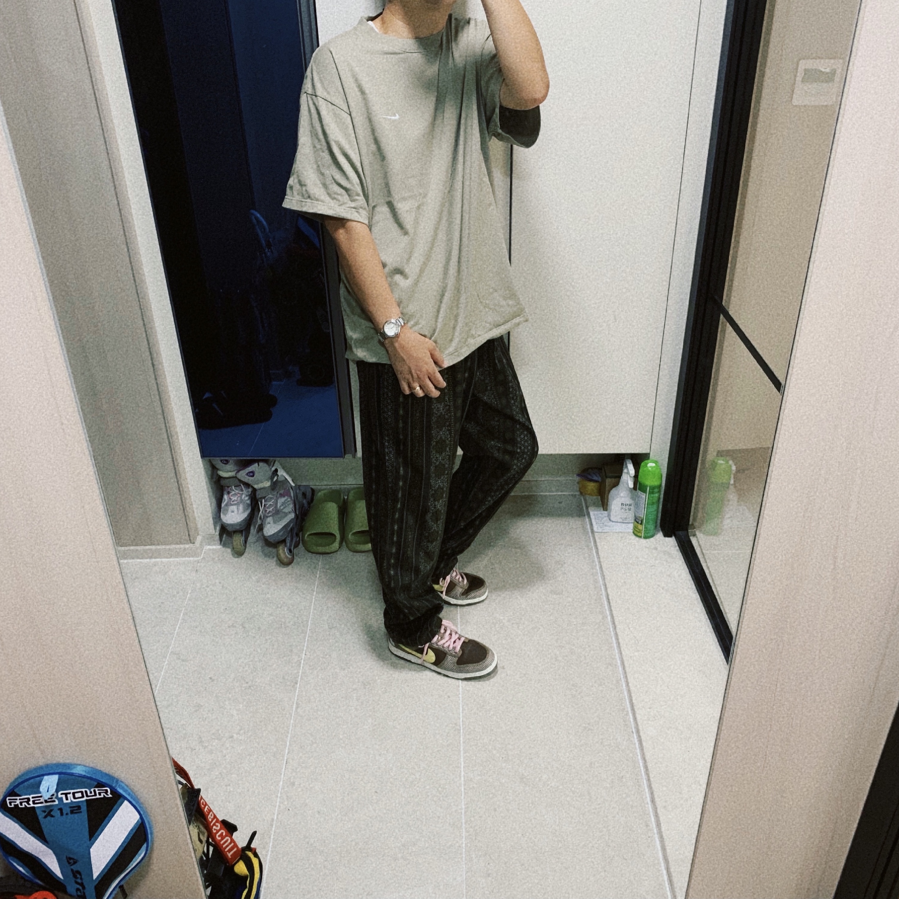 Nike x Undefeated Dunk Low SP Canteen 착용 스타일 - 2
