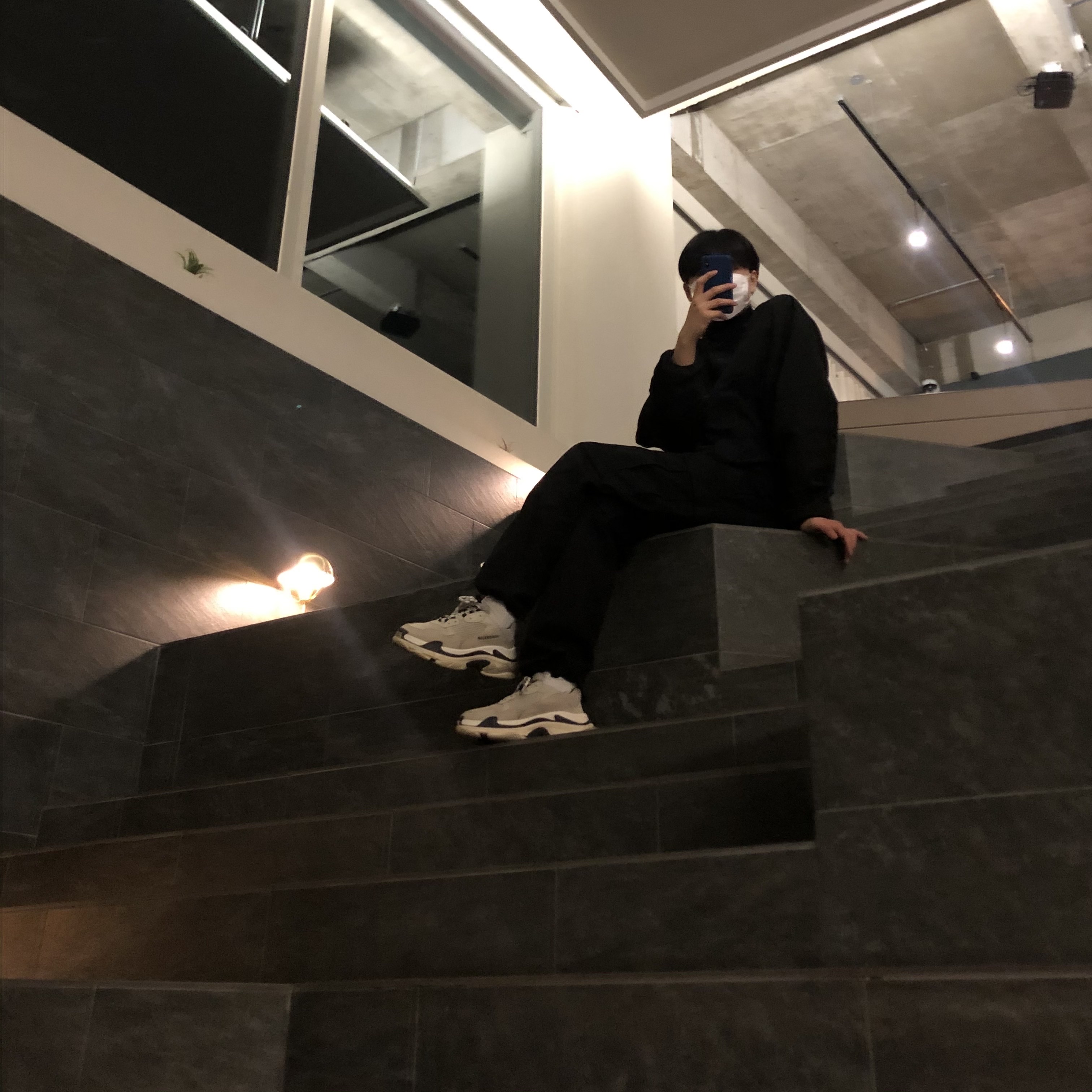 Balenciaga Triple S Vanille 2018 착용 스타일