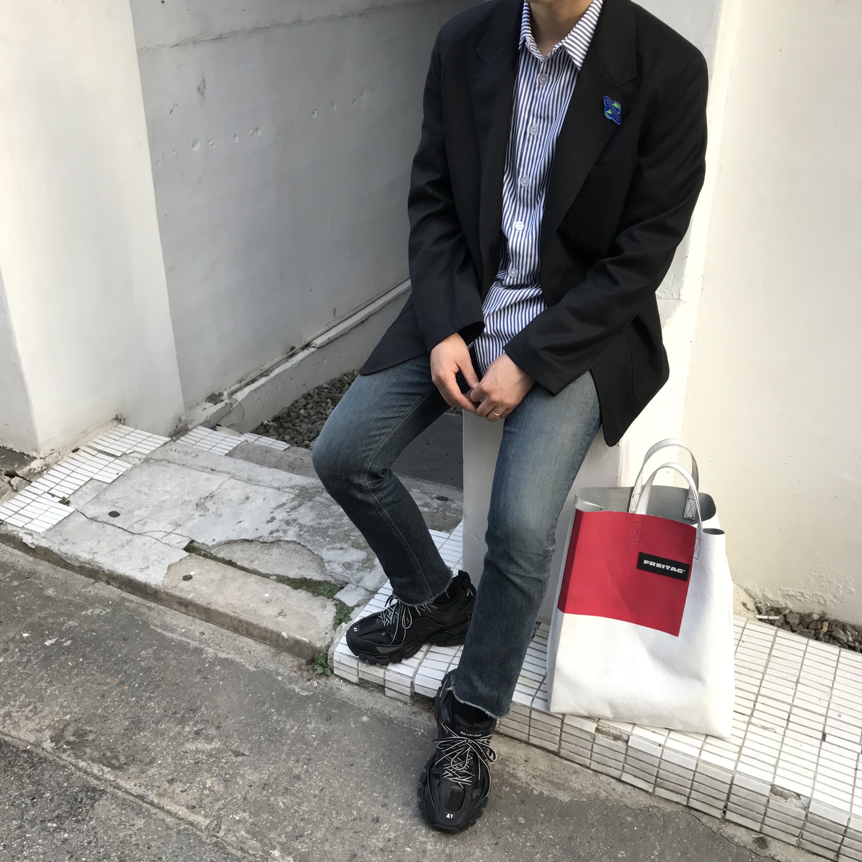 Balenciaga Track Sneakers Triple Black 착용 스타일