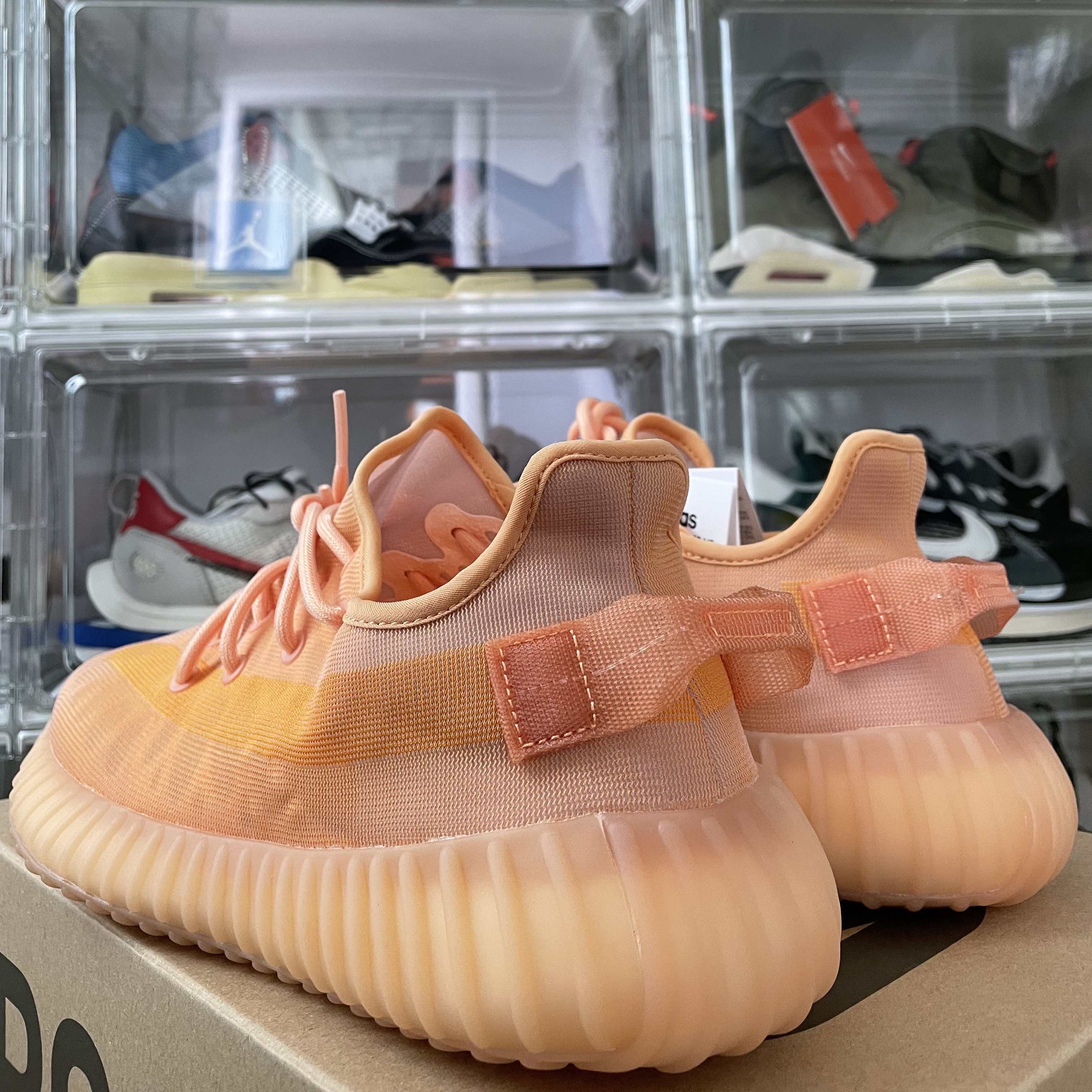 Adidas Yeezy Boost 350 V2 Mono Clay 착용 스타일 - 4