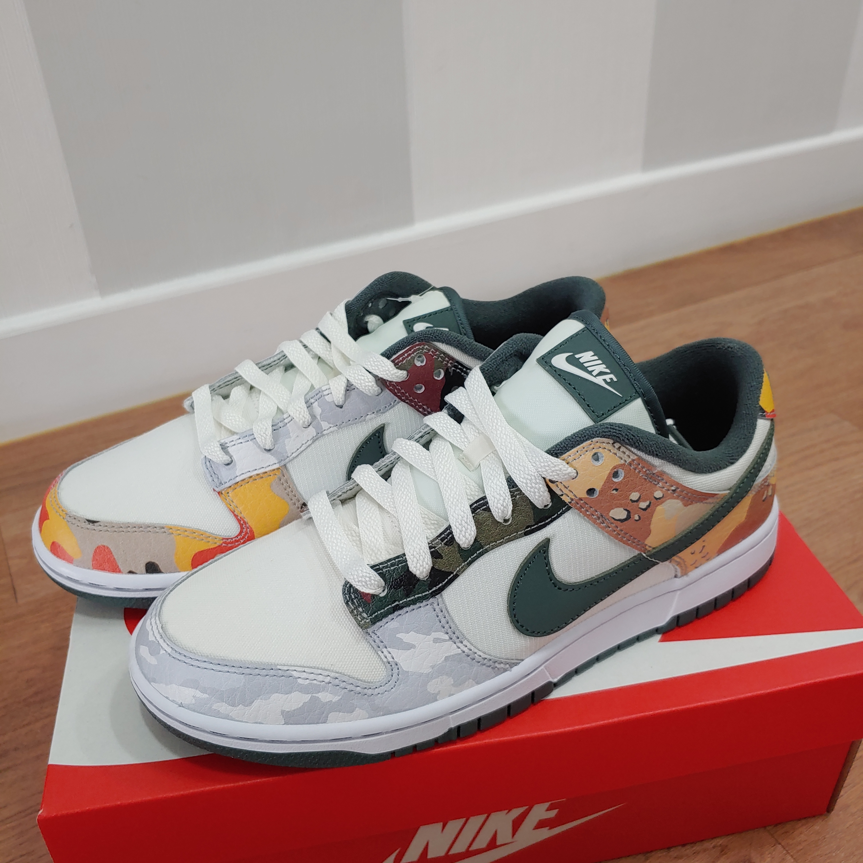 Nike Dunk Low SE Sail Multi Camo 착용 스타일 - 1