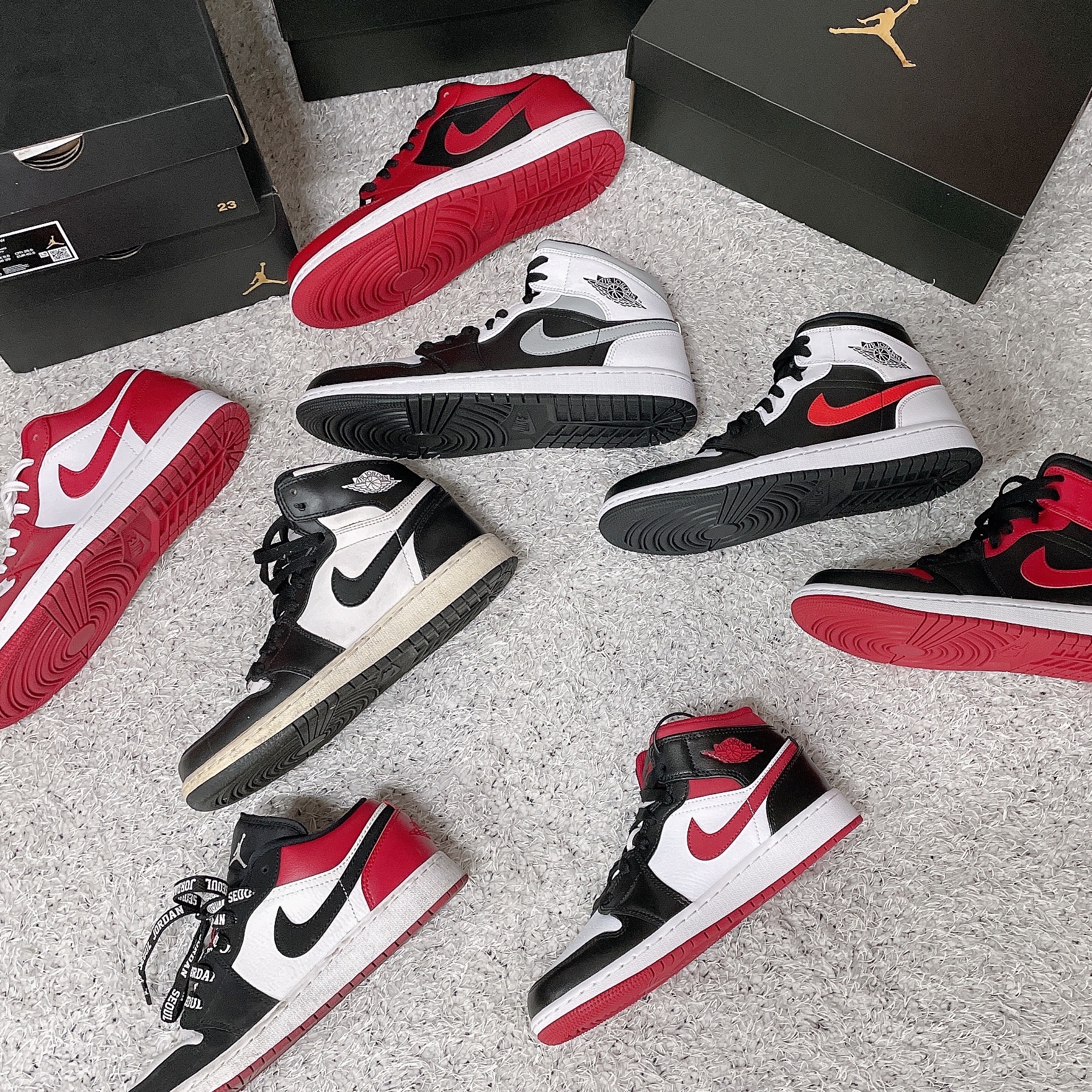 (GS) Jordan 1 Mid Gym Red Black White, (GS) Jordan 1 Low Varsity Red 착용 스타일