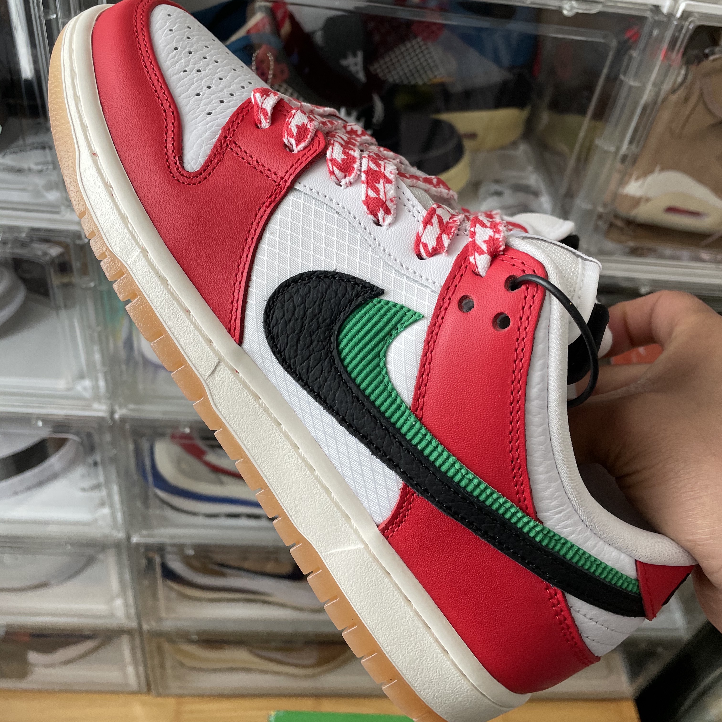 Nike x Frame Skate SB Dunk Low Pro Habibi 착용 스타일 - 5