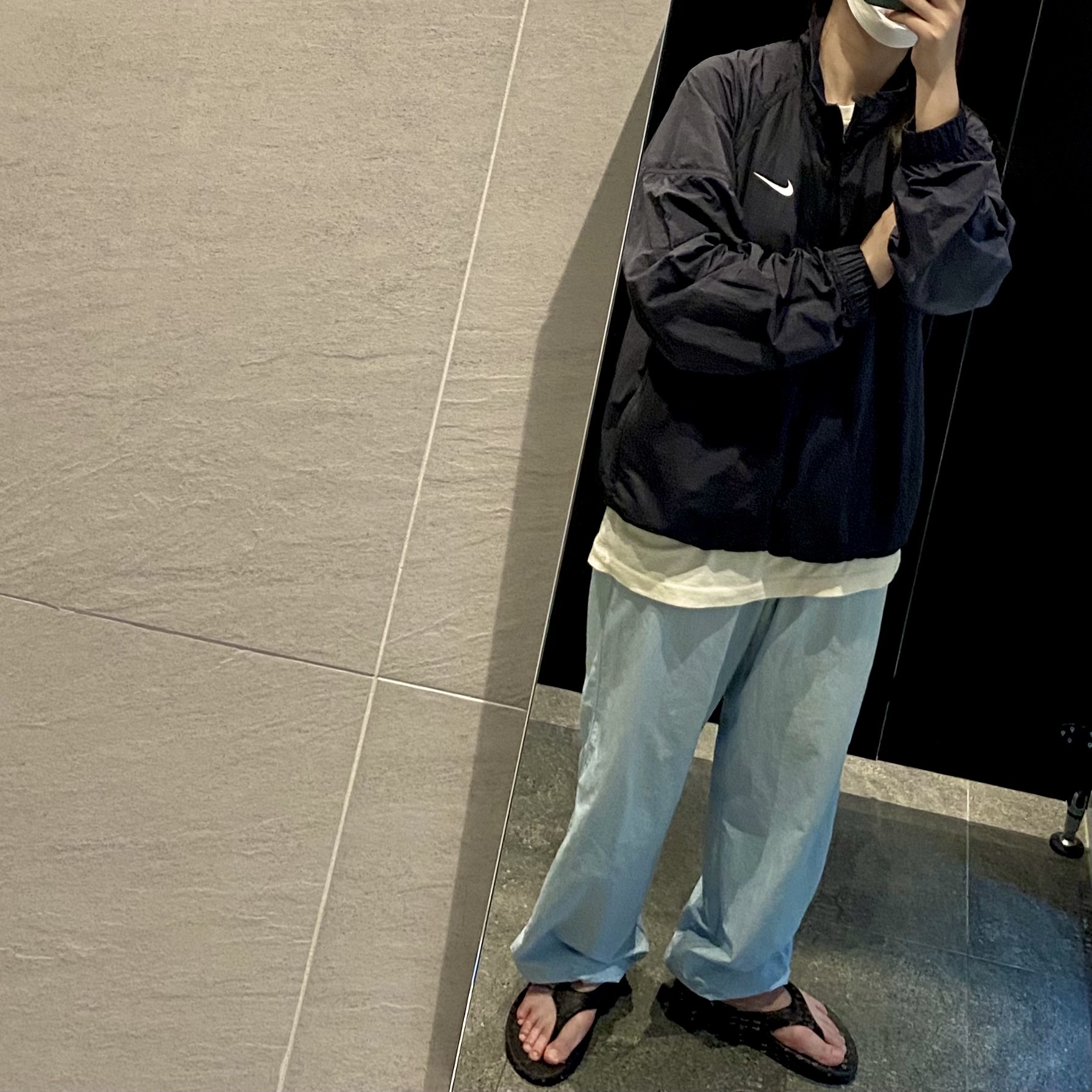 Nike x Stussy Windrunner Jacket Off Noir, Oofos OOriginal Black 착용 스타일
