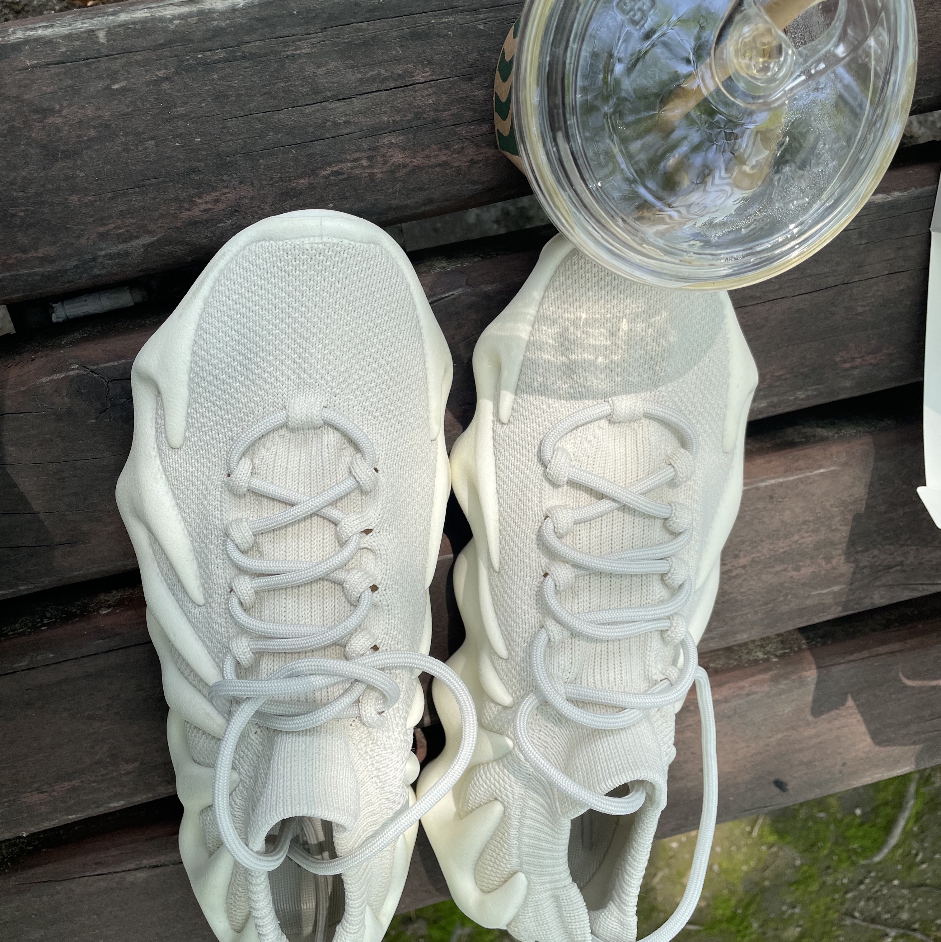 Adidas Yeezy 450 Cloud White 착용 스타일 - 3