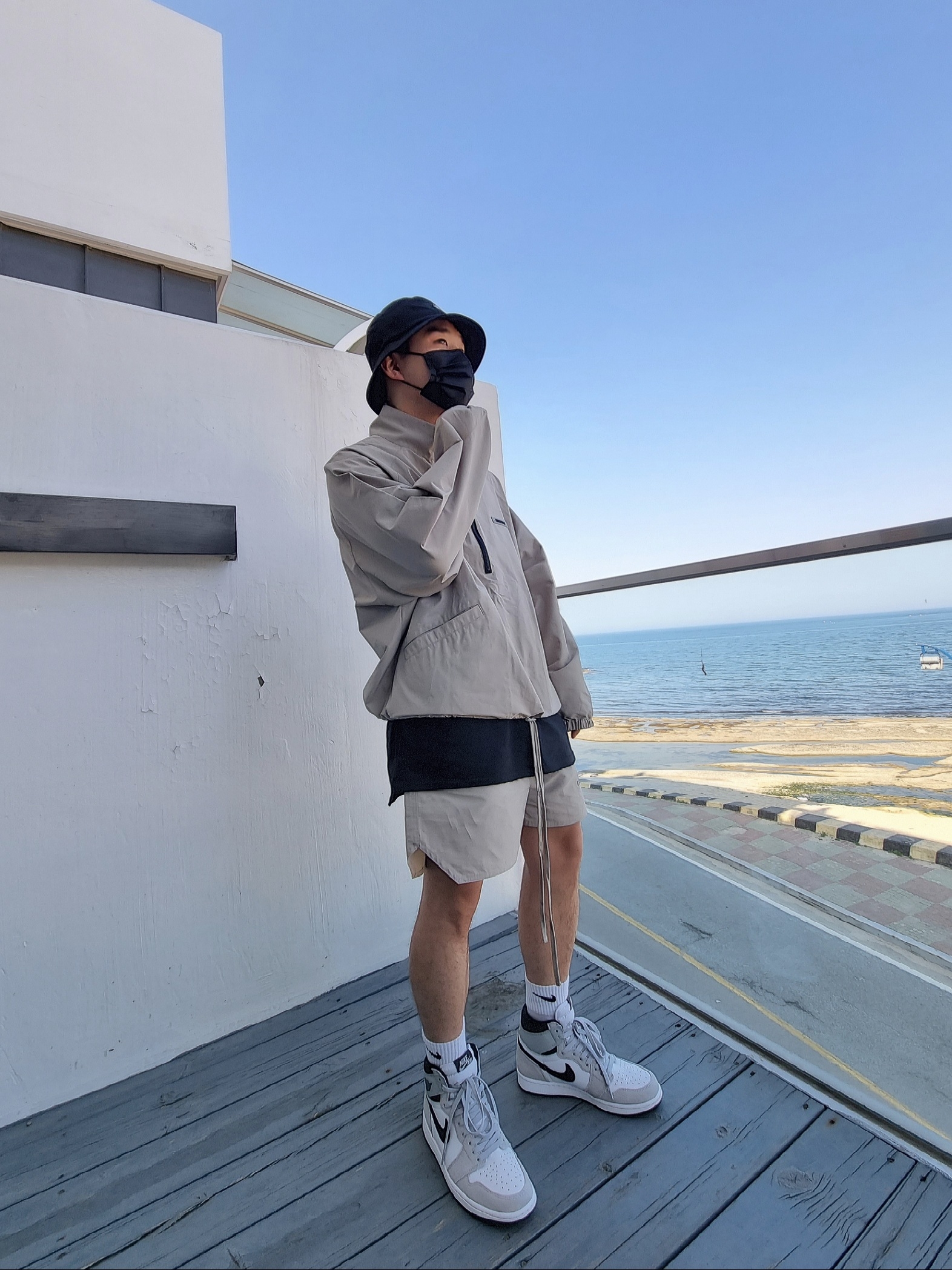 Essentials Volley Shorts Moss - 20SS, Essentials Track Jacket Moss - 20FW 착용 스타일