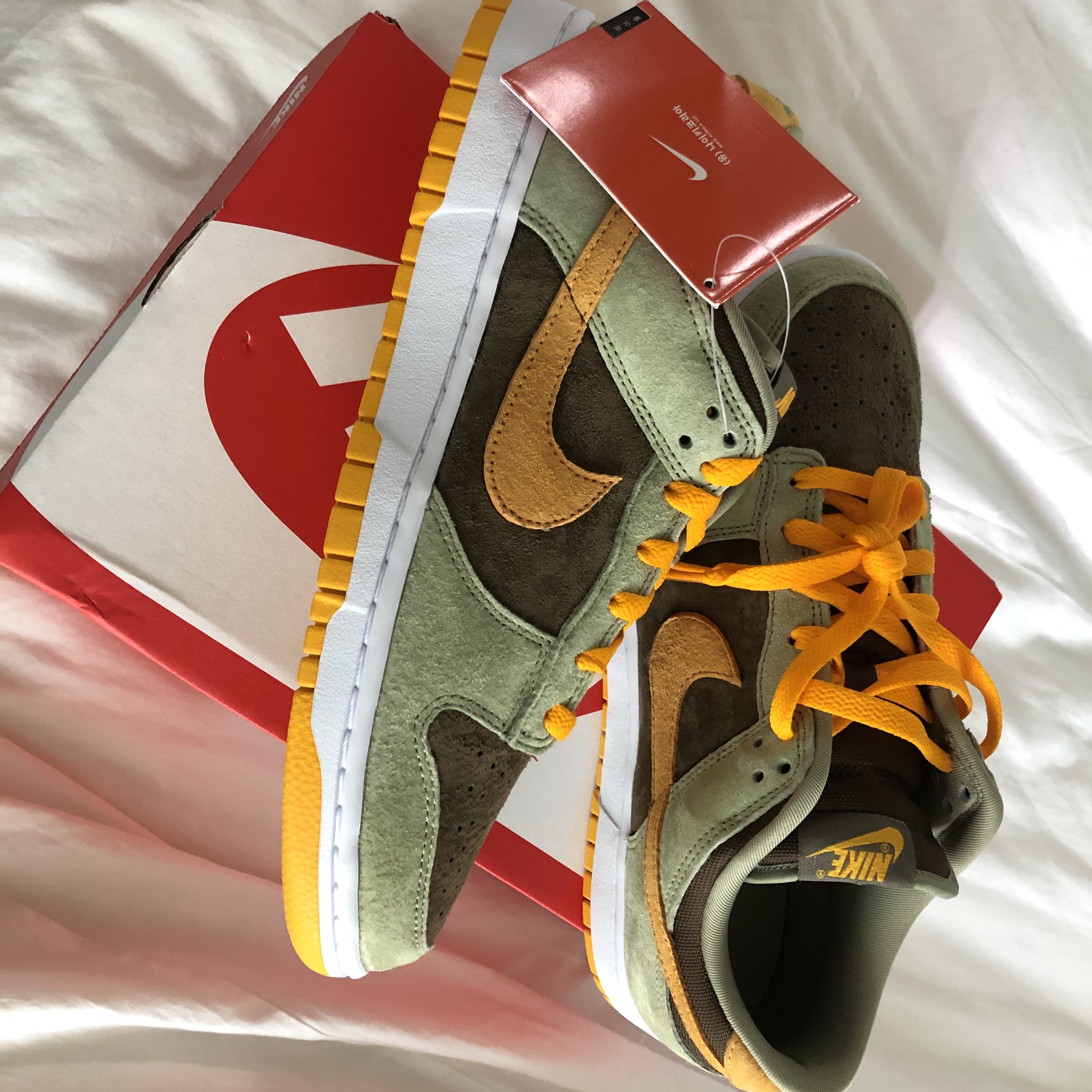 Nike Dunk Low SE Dusty Olive 착용 스타일 - 1