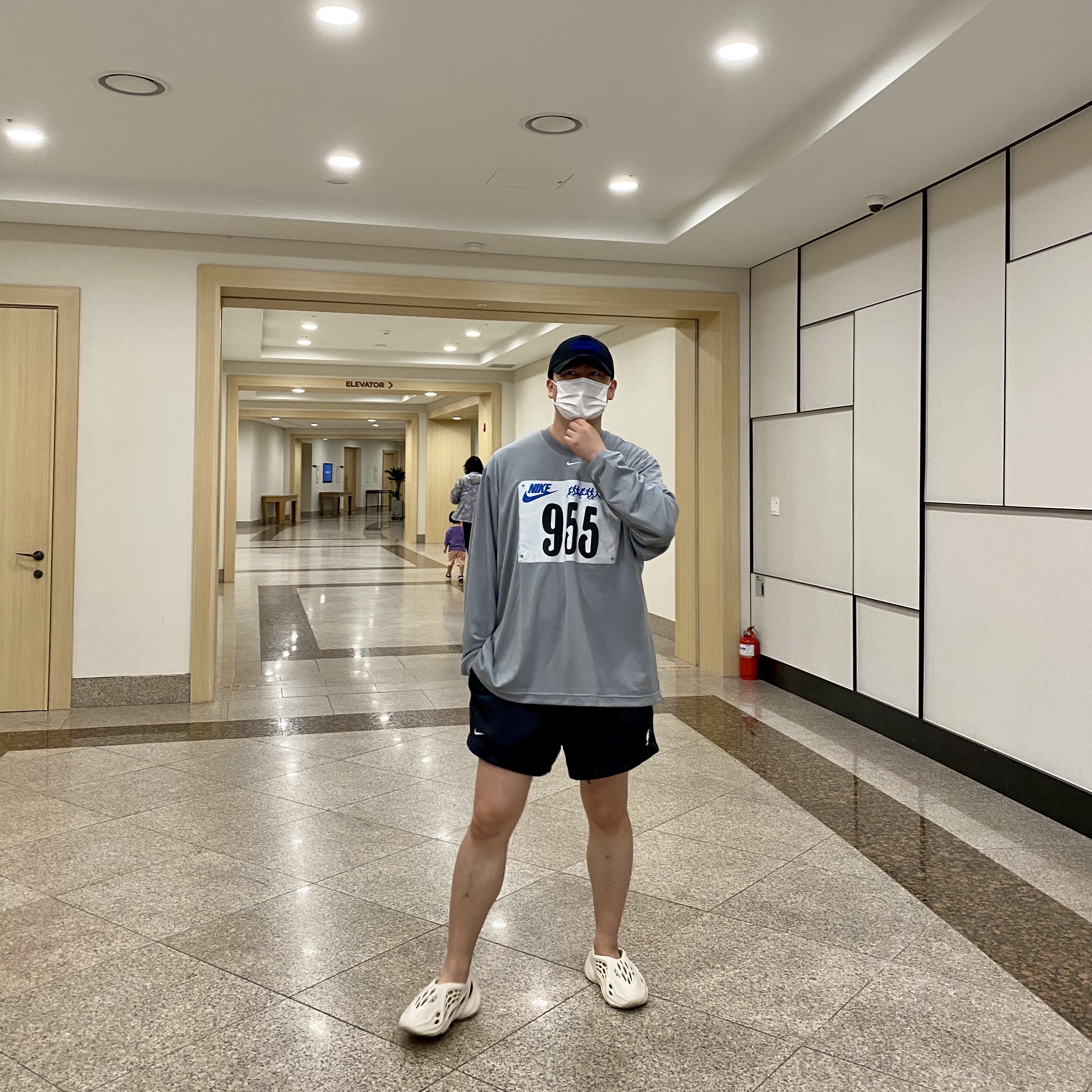 Nike x Cactus Plant Flea Market L/S Jersey Grey - US/EU, Nike x Fear of God Basketball Shorts Off Noir 착용 스타일 - 1