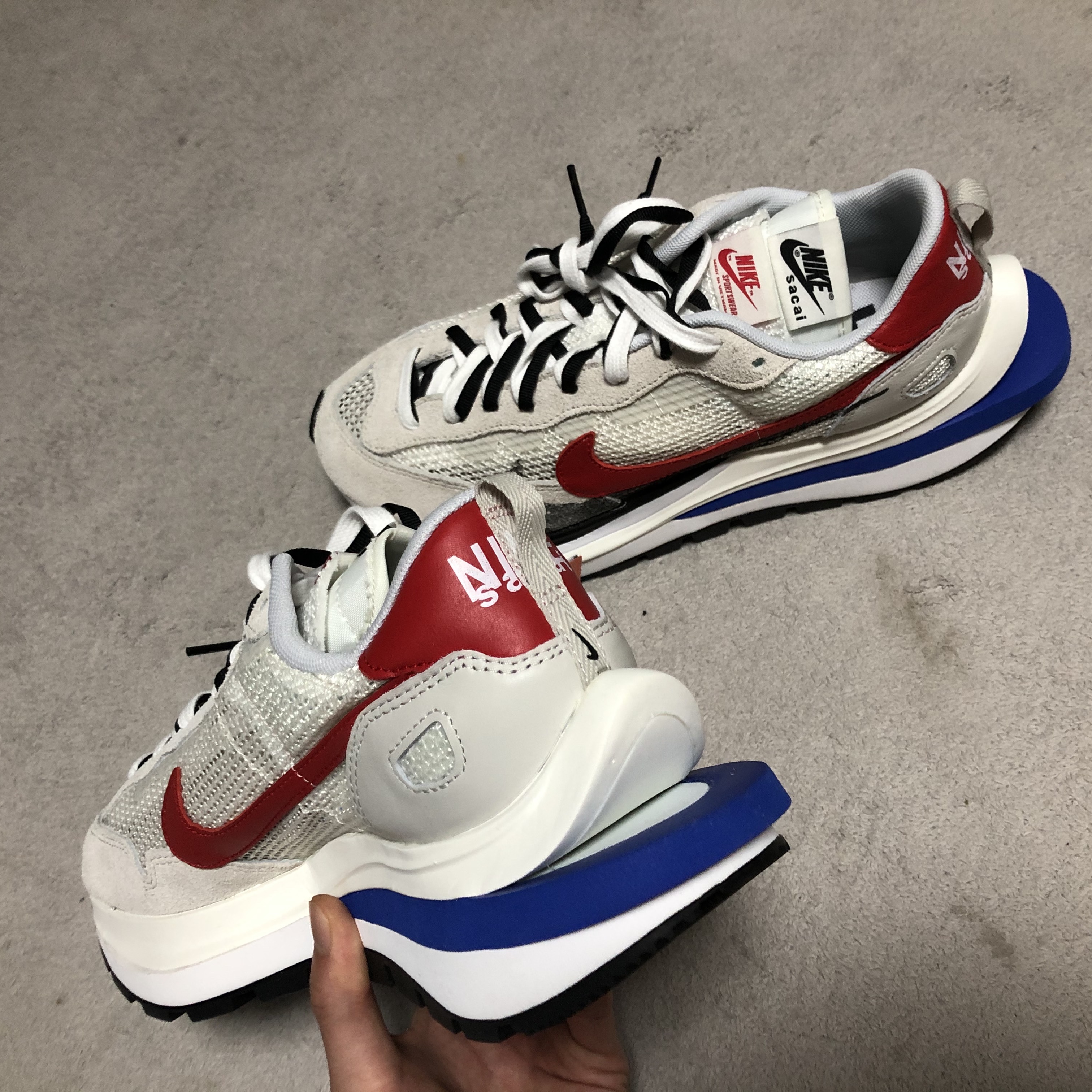 Nike x Sacai VaporWaffle Royal Fuchsia 착용 스타일