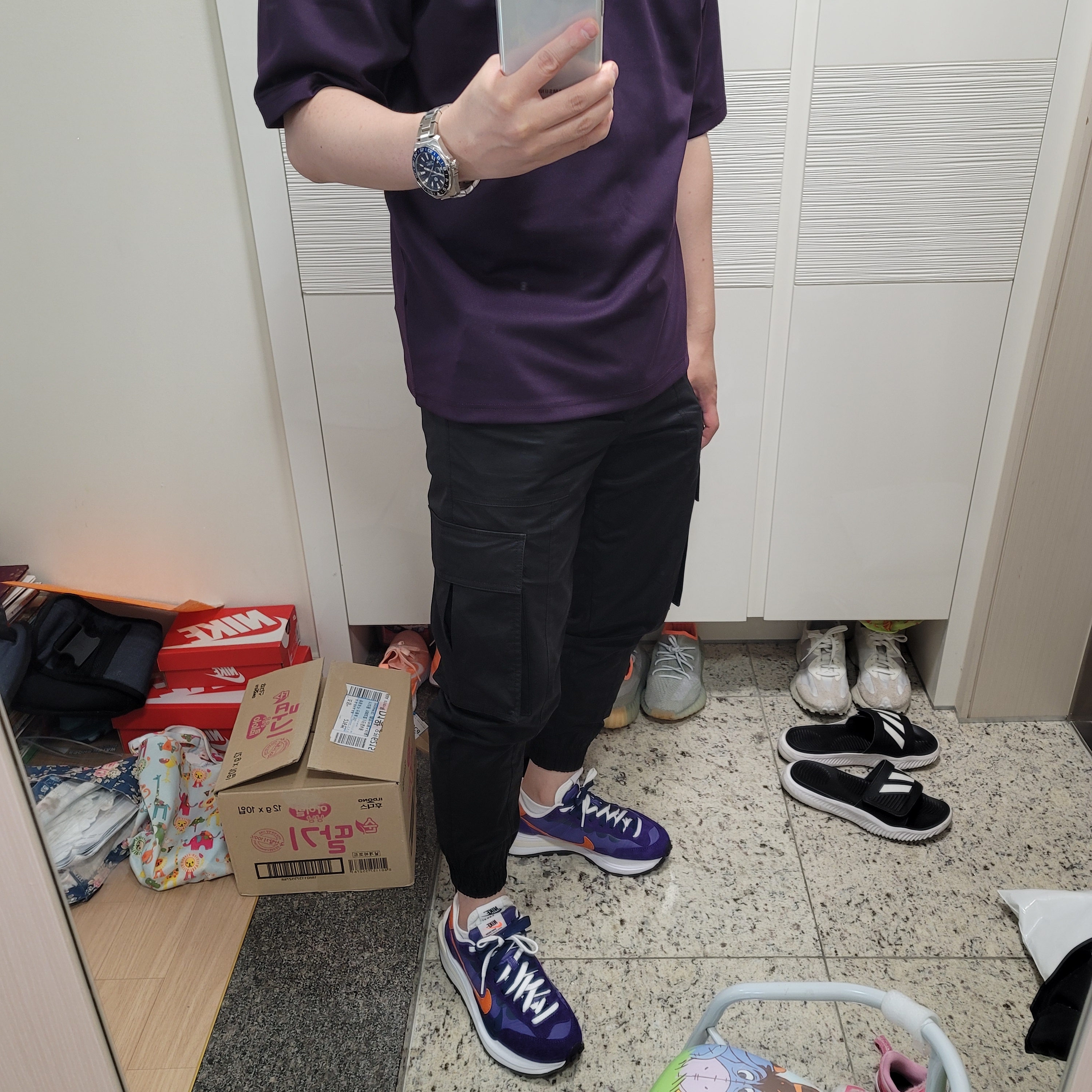 Nike x Sacai VaporWaffle Dark Iris 착용 스타일