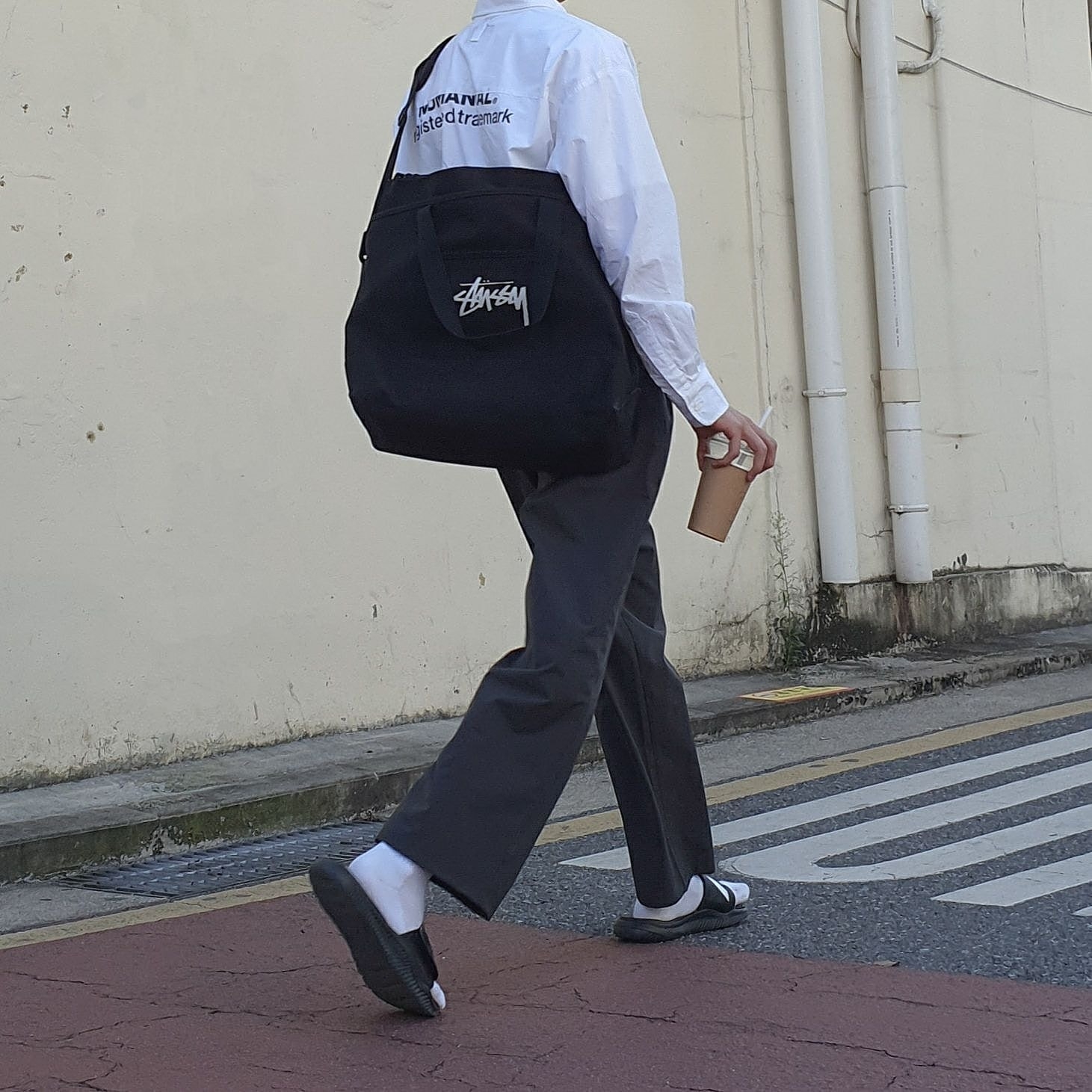 Nike x Stussy Tote Bag 착용 스타일