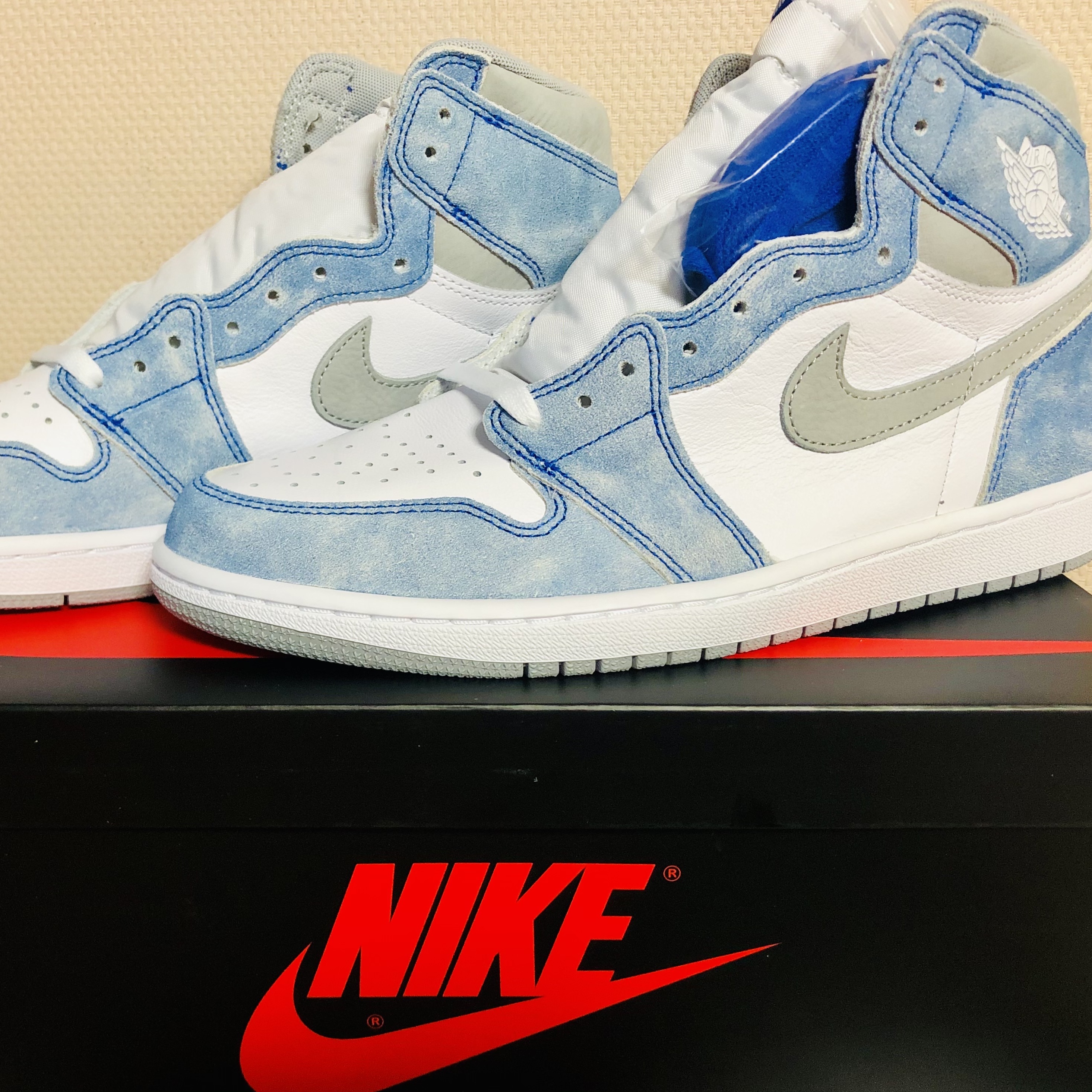 Jordan 1 Retro High OG Hyper Royal 착용 스타일