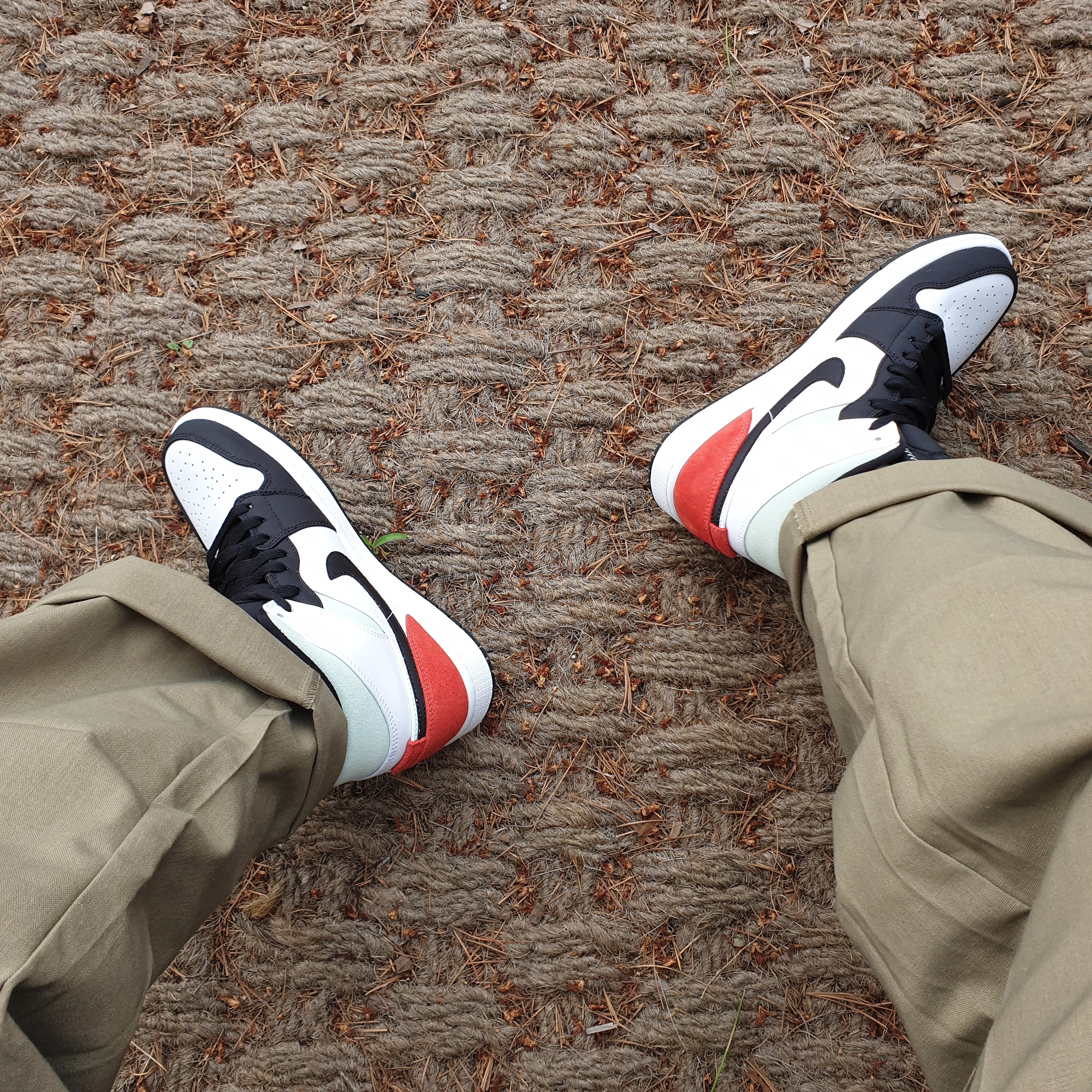 Jordan 1 Mid SE Track Red 착용 스타일 - 1