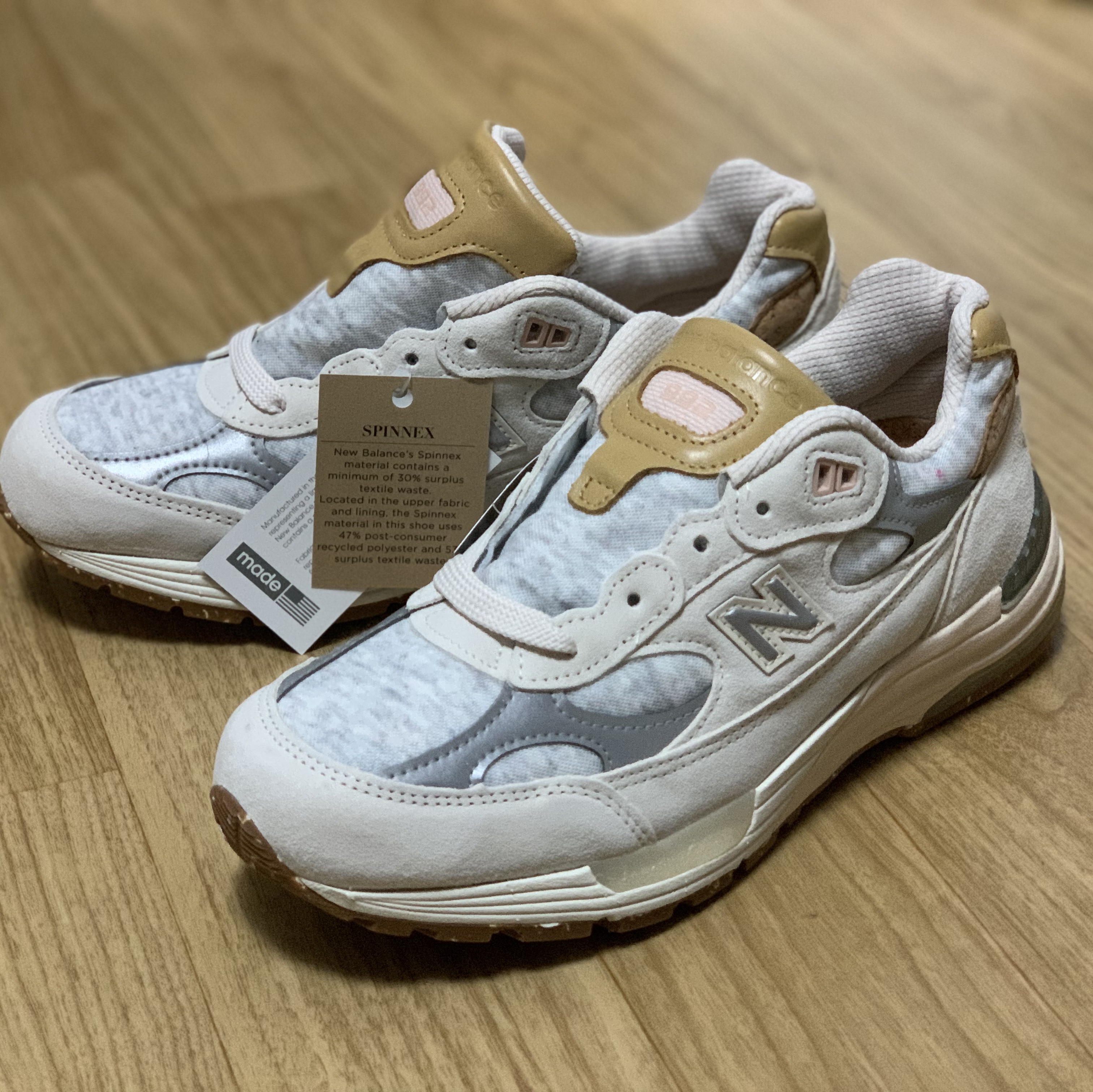 (W) New Balance 992 Made in USA Raw Silk 착용 스타일 - 1