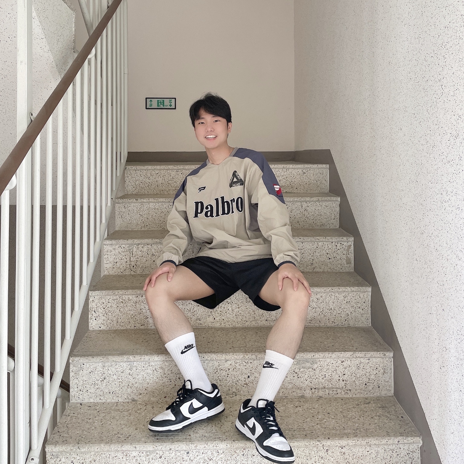 Palace Sports Shell Crew Tan - 21SS, Nike Dunk Low Retro Black 착용 스타일