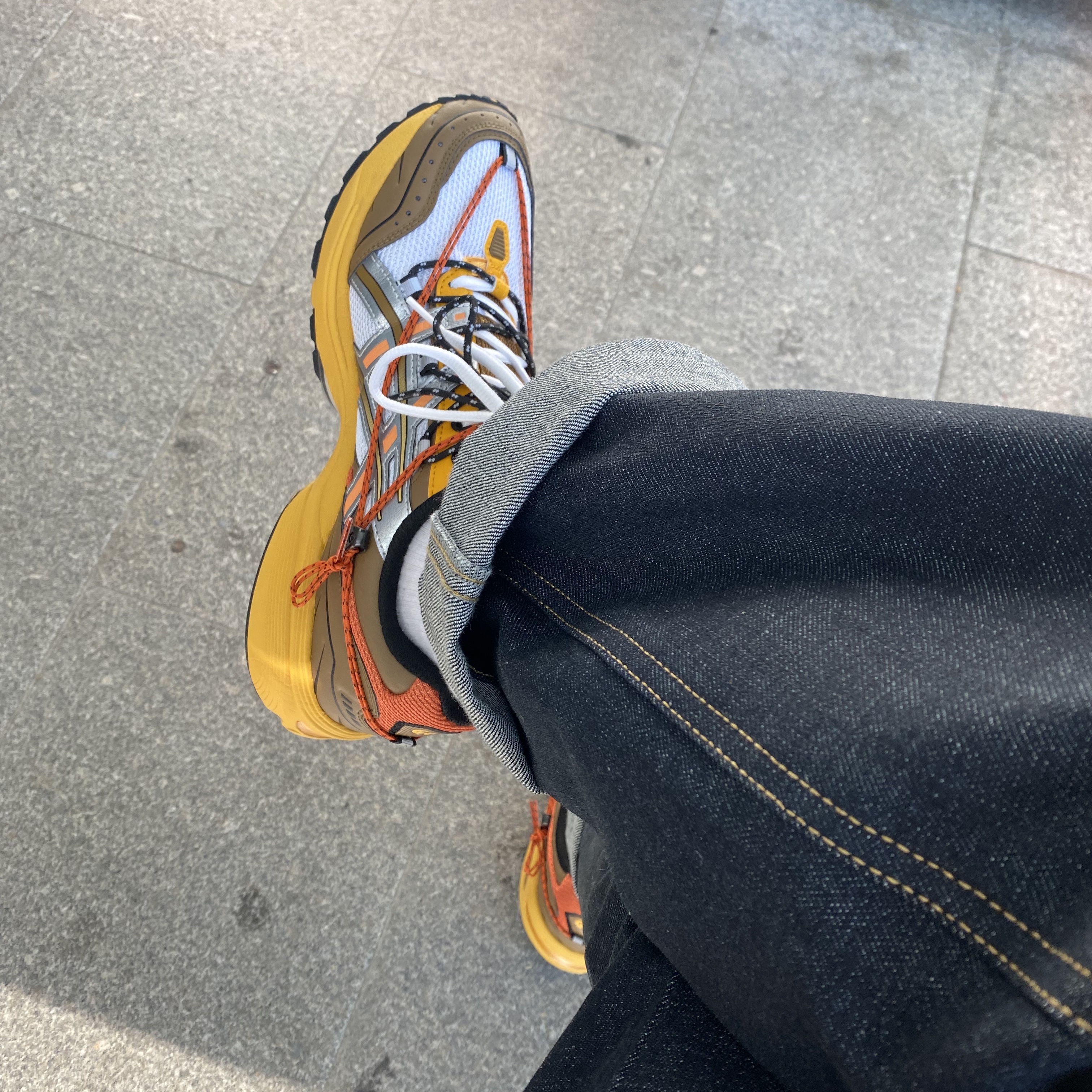 Asics x Andersson Bell Gel-1090 White Orange 착용 스타일 - 2