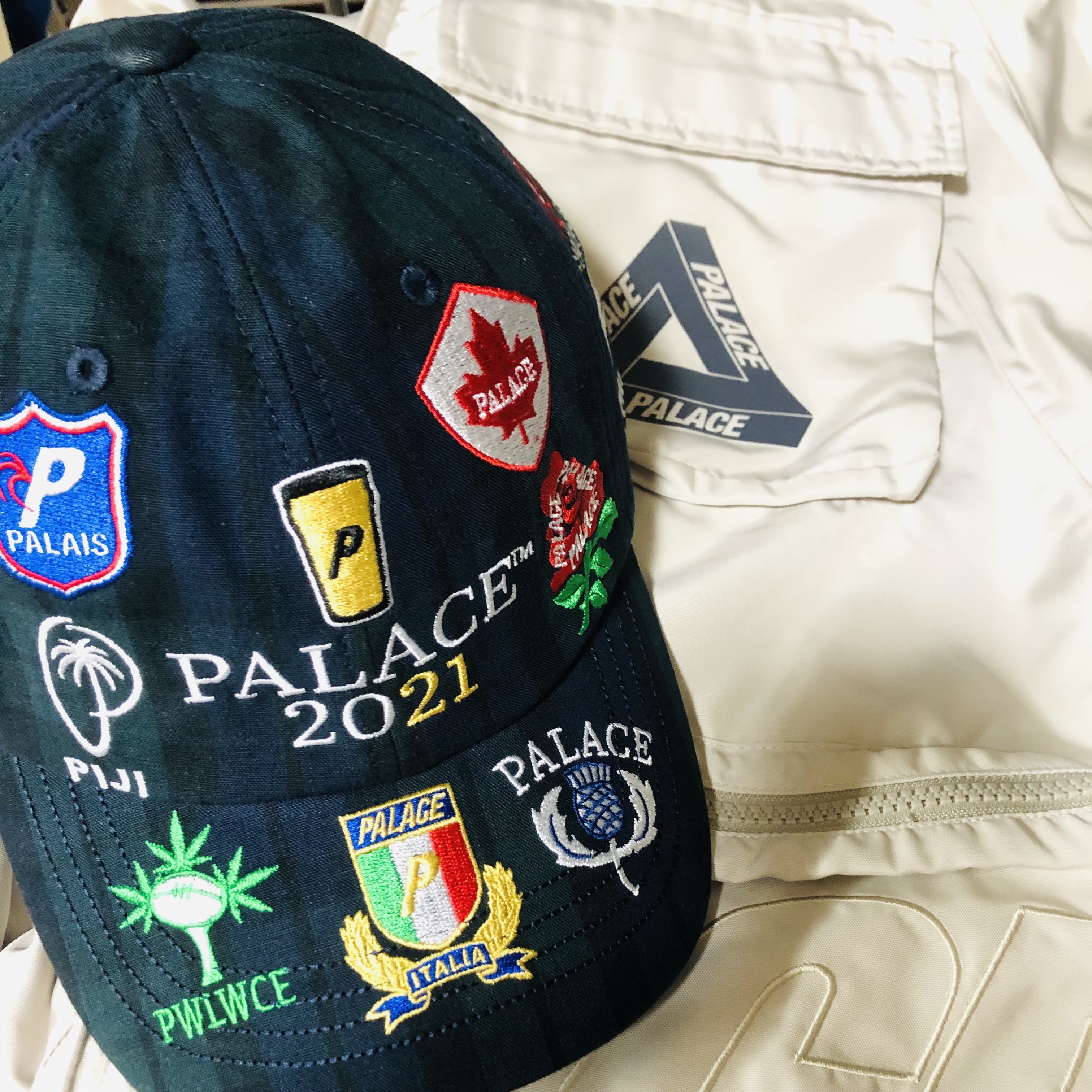 Palace Pal Is Ace Jacket Stone - 21SS, Palace Rugger Bugger 6-Panel Check - 21SS 착용 스타일