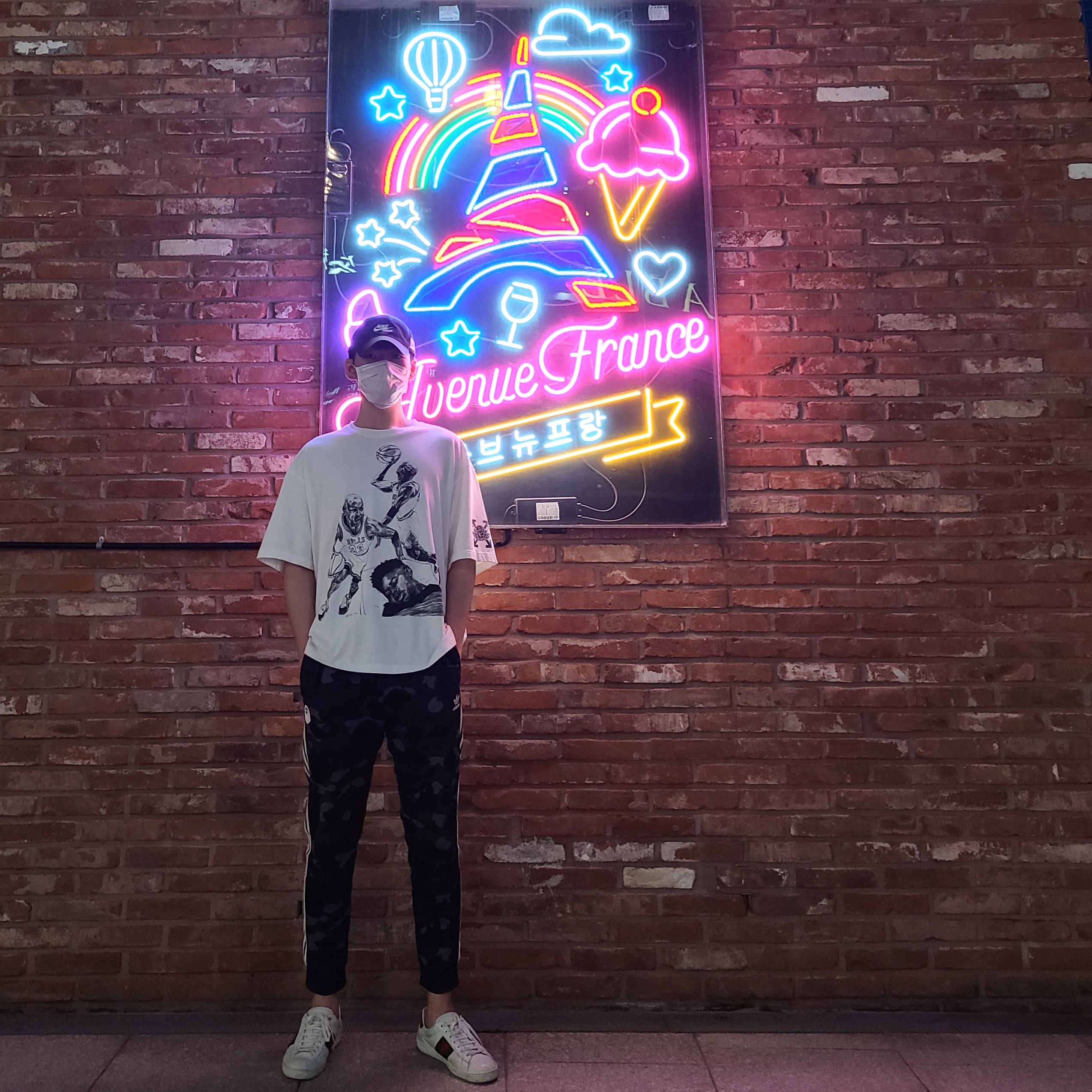 Jordan x Off-White S/S T-Shirt White - Asia, Gucci Ace Tiger Embroidered Sneakers 착용 스타일