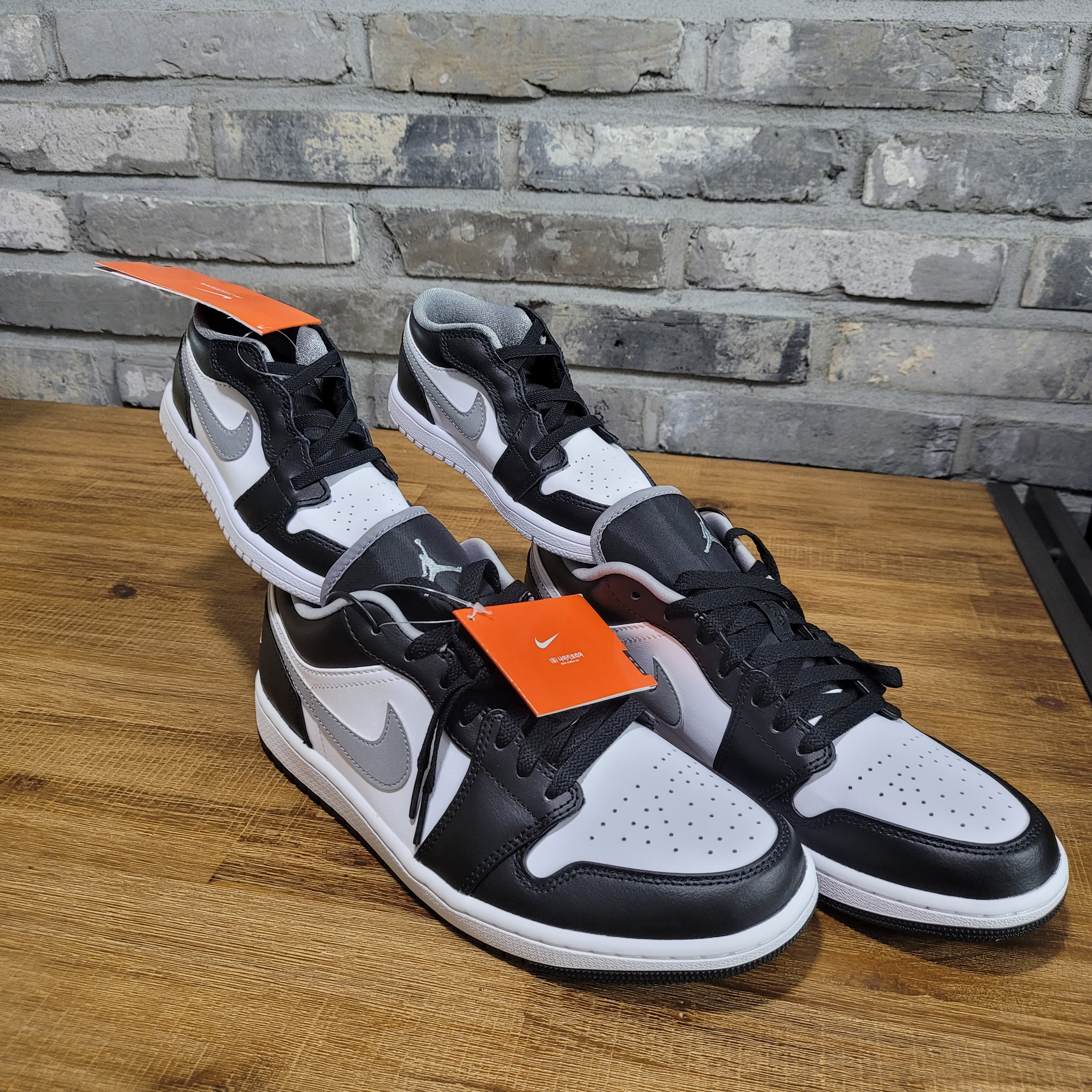 Jordan 1 Low Black Particle Grey 착용 스타일