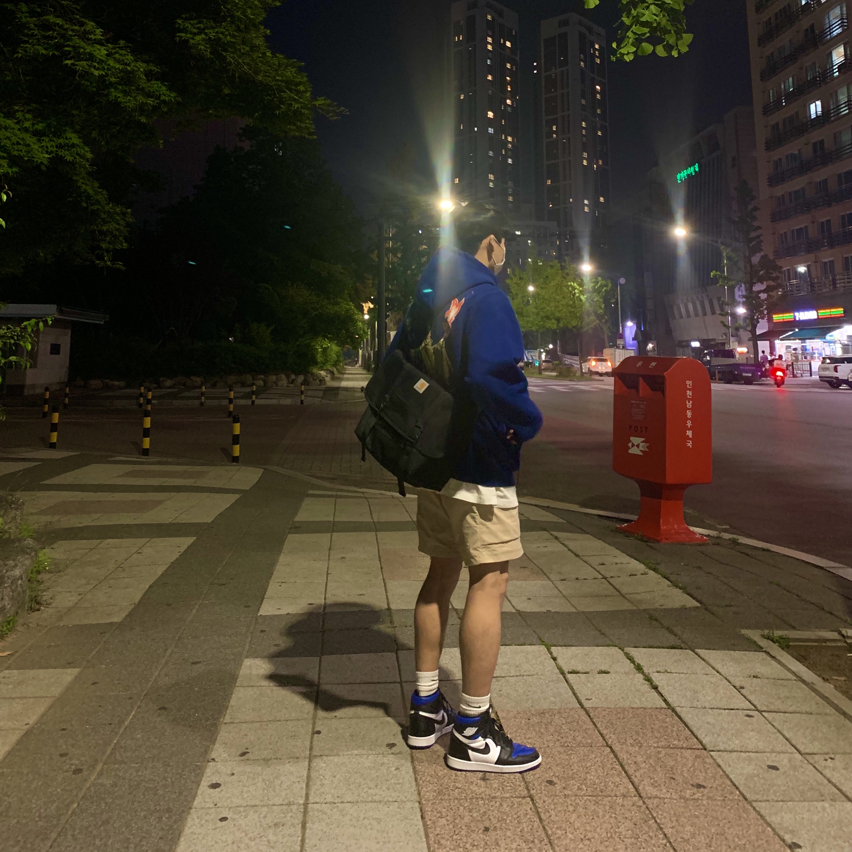 Jordan 1 Retro High OG Royal Toe, Nike NRG ACG Hoodie Wizard Blue Void - Asia 착용 스타일 - 2