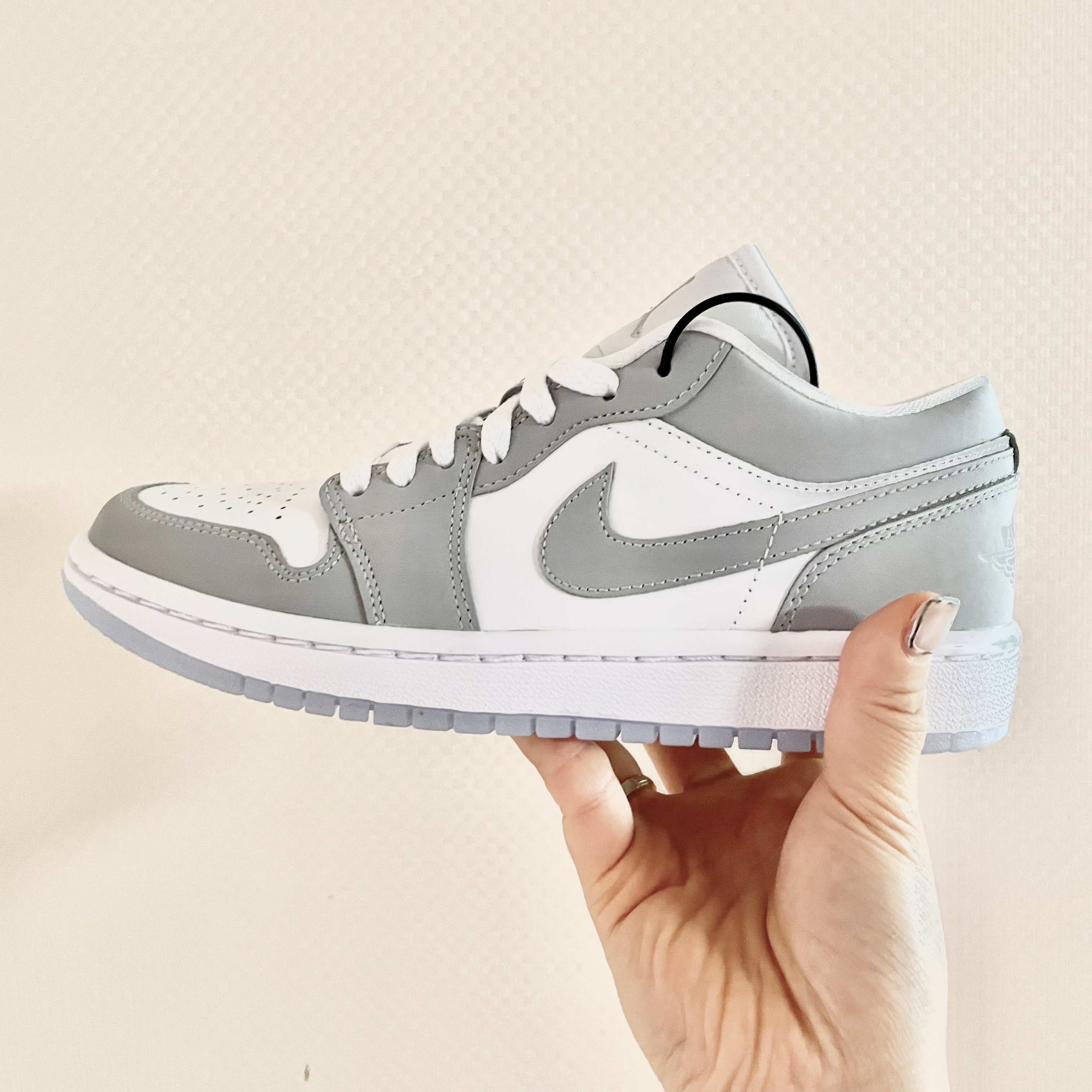(W) Jordan 1 Low White Wolf Grey 착용 스타일