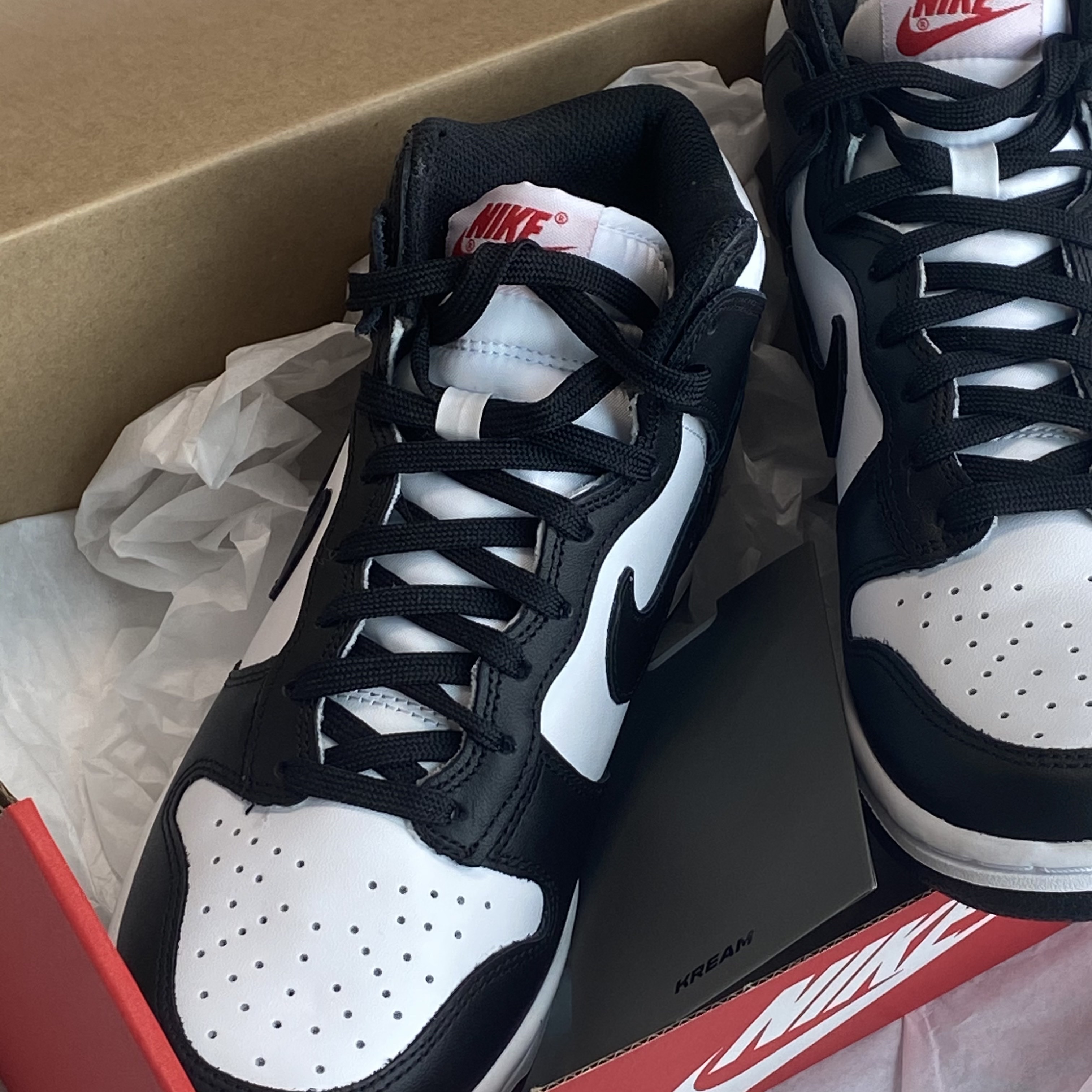 (W) Nike Dunk High Black and White 착용 스타일