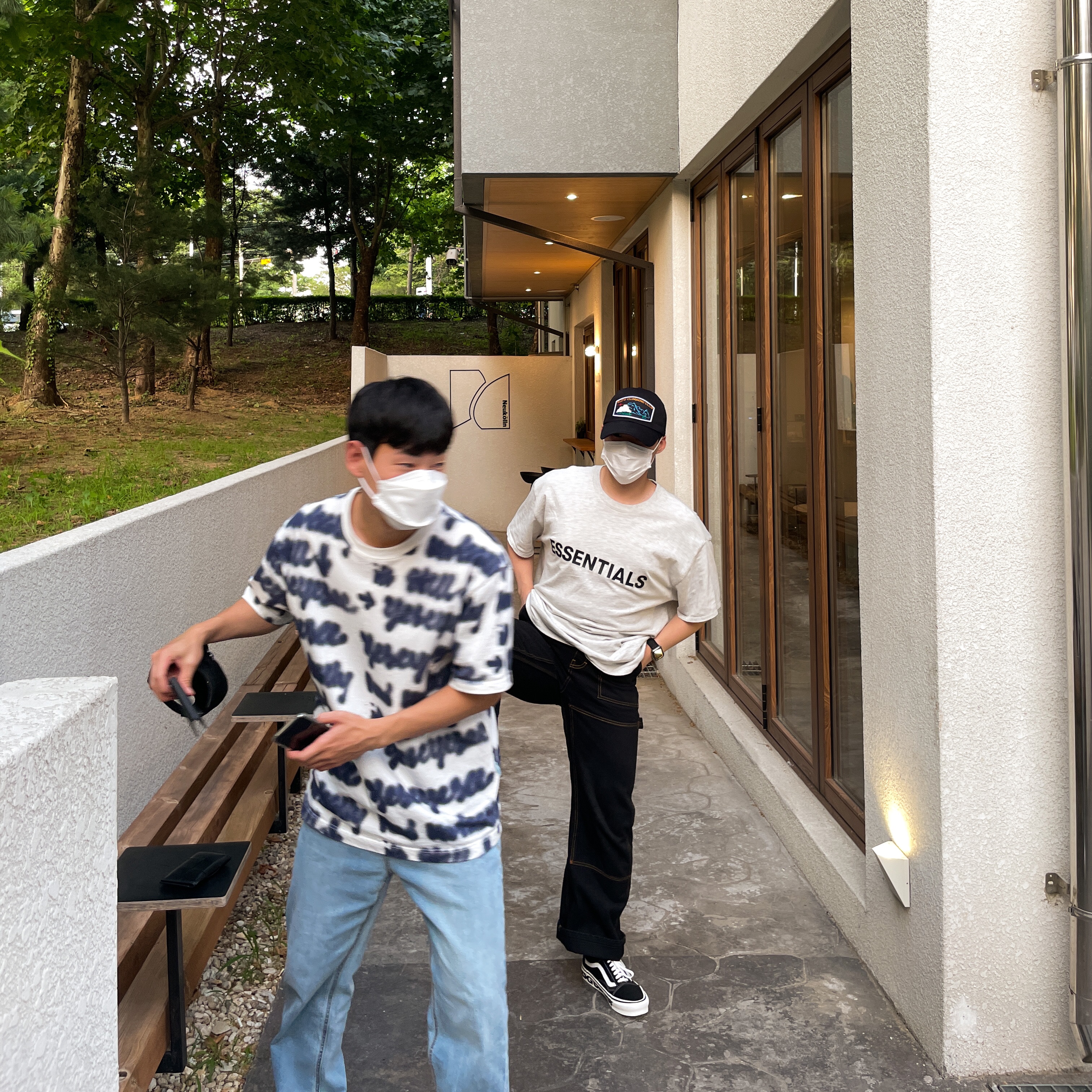 Essentials 3D Silicon Applique Boxy T-Shirt Oatmeal/Oatmeal Heather/Light Heather Oatmeal 2020, Vans Vault x CDG OG Old Skool LX Side Wall 착용 스타일 - 4