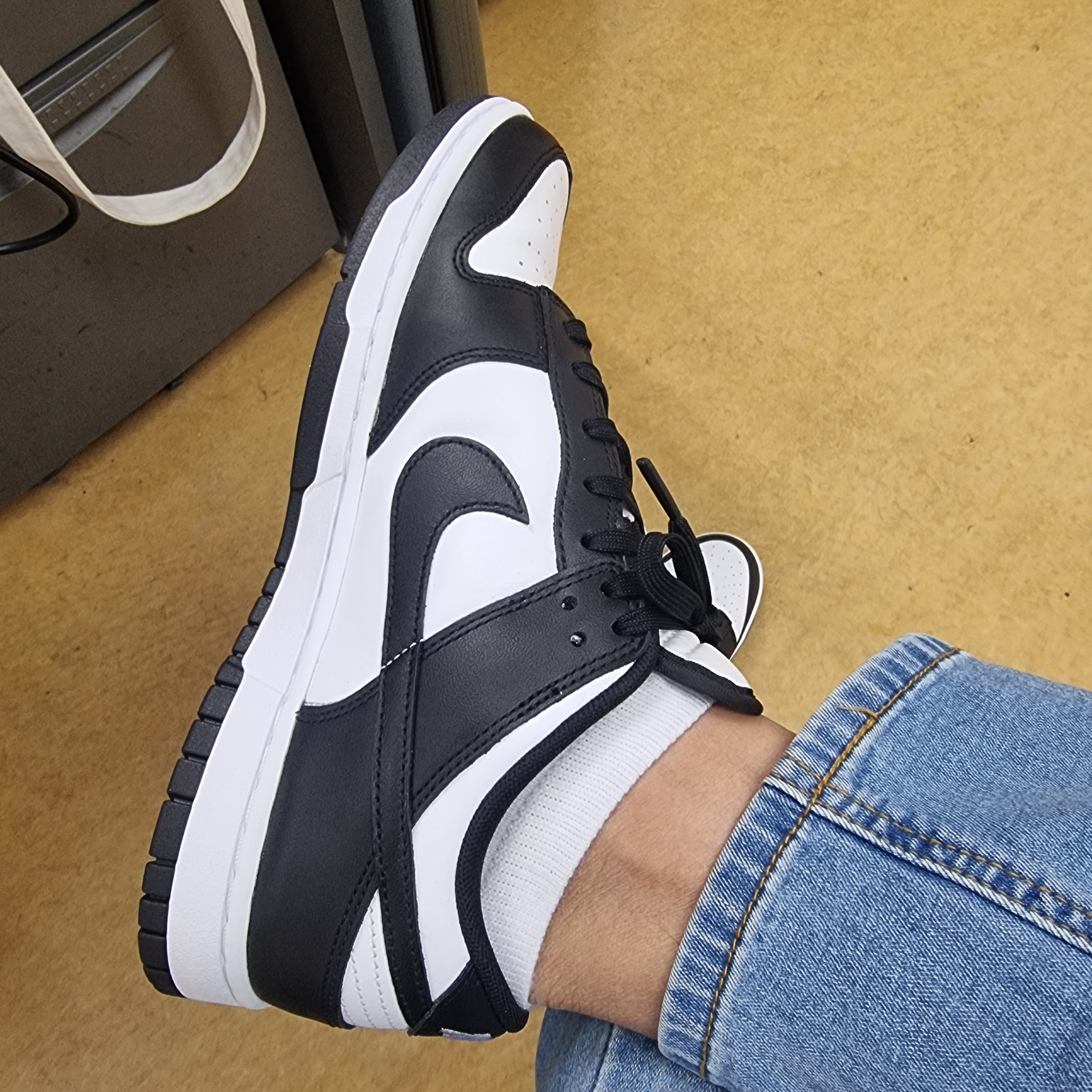 Nike Dunk Low Retro Black 착용 스타일 - 4