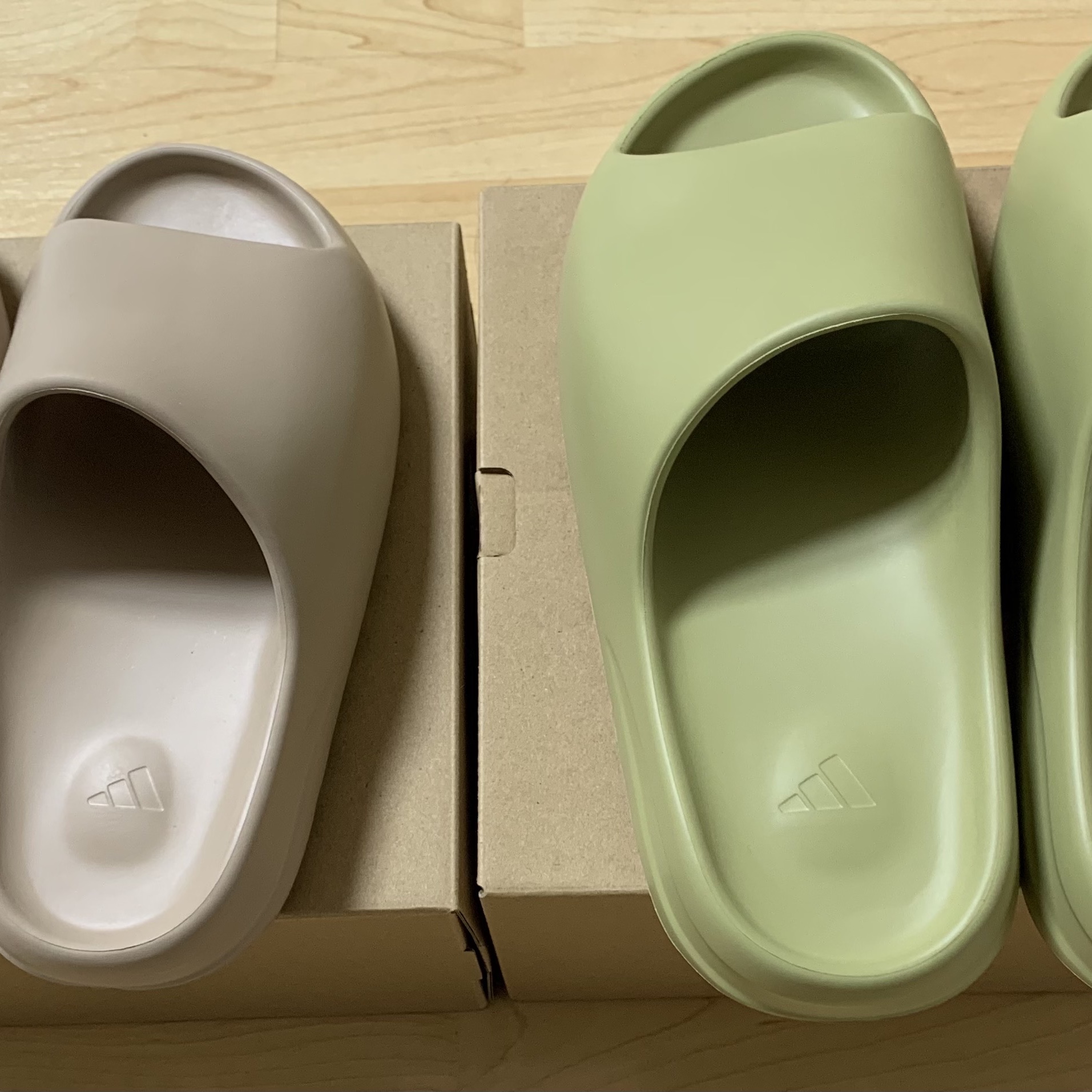 Adidas Yeezy Slide Resin 2021, Adidas Yeezy Slide Pure 착용 스타일 - 2