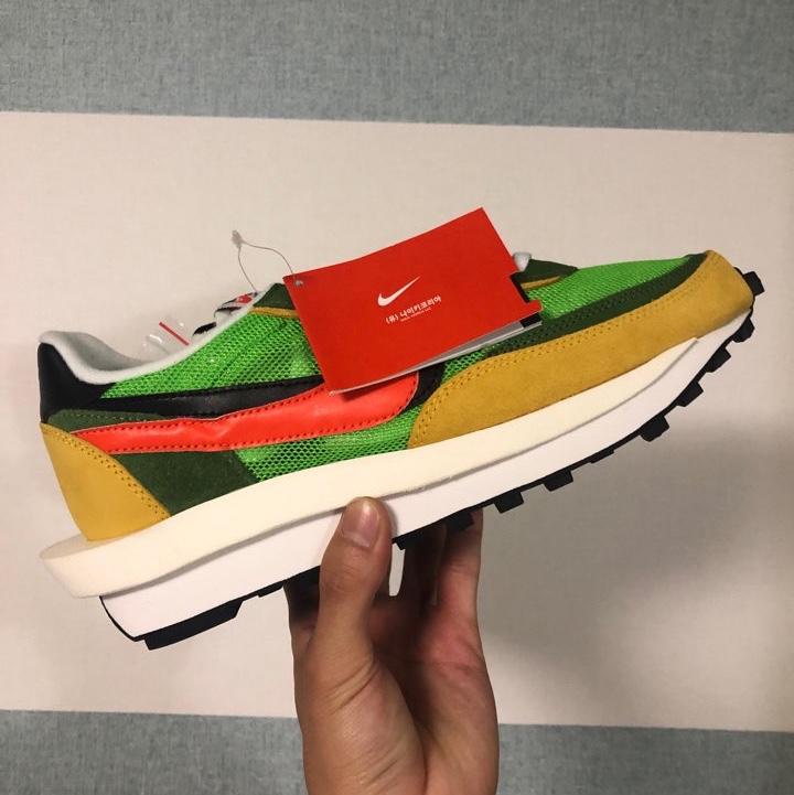 Nike x Sacai LDWaffle Green Multi 착용 스타일 - 1