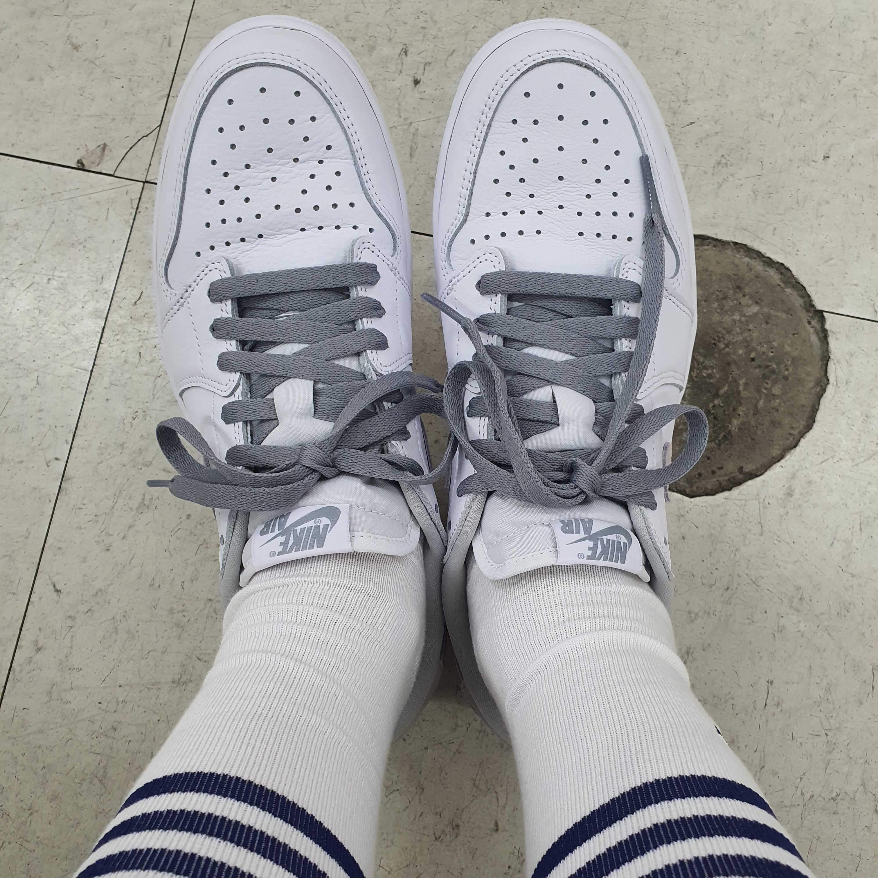 Jordan 1 Low OG Neutral Grey 착용 스타일