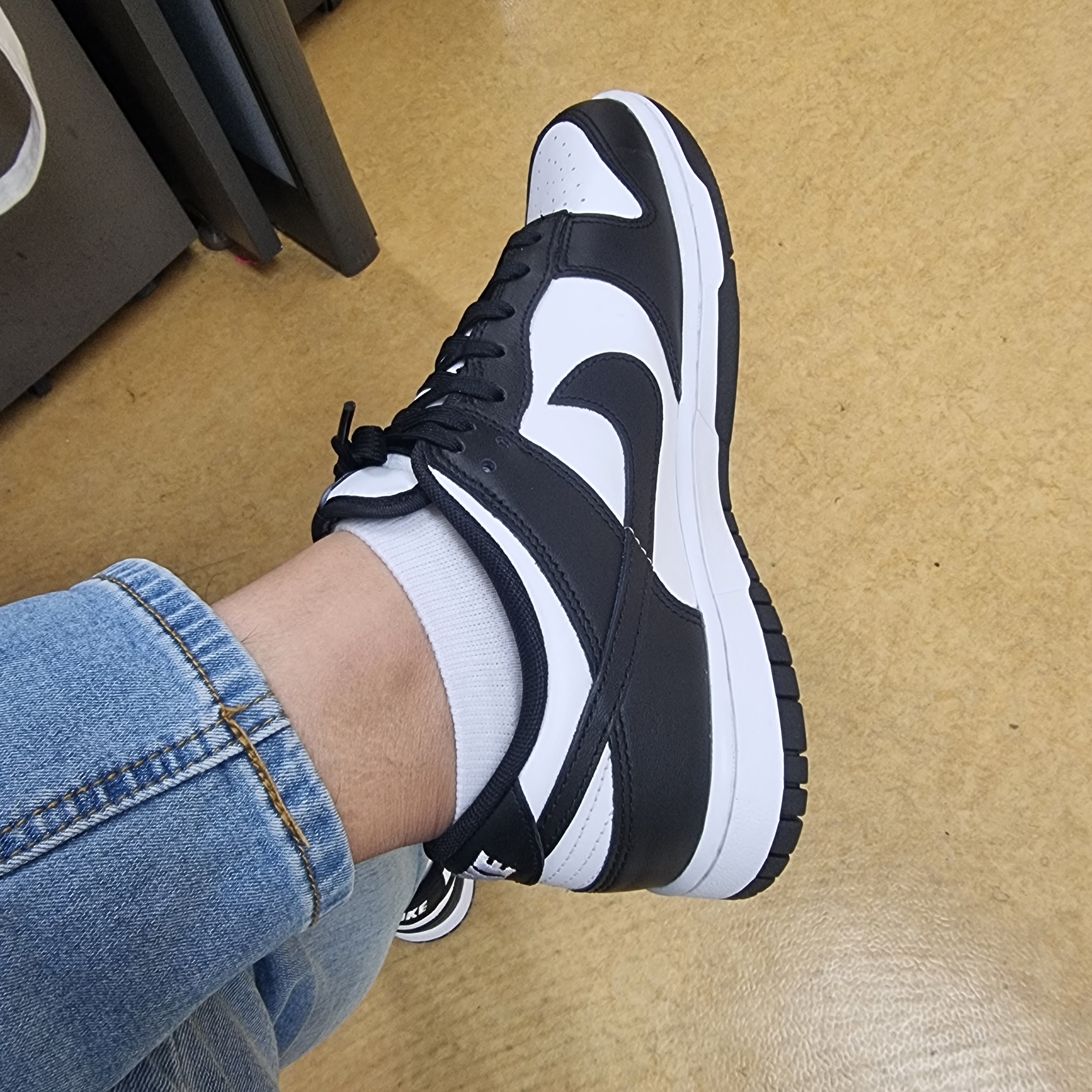 Nike Dunk Low Retro Black 착용 스타일 - 3