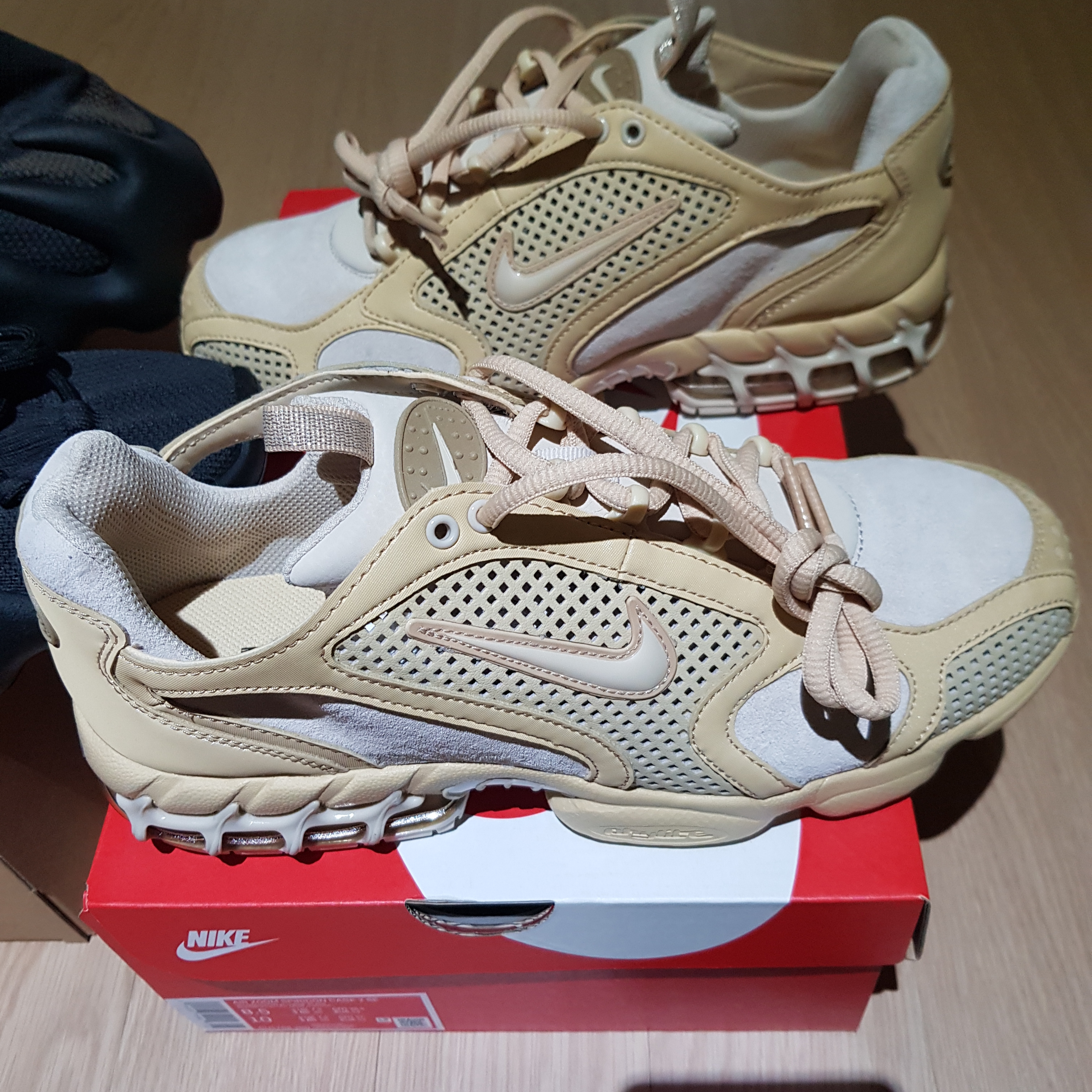 Nike Air Zoom Spiridon Cage 2 SE Sesame, Adidas Yeezy 450 Dark Slate 착용 스타일 - 2